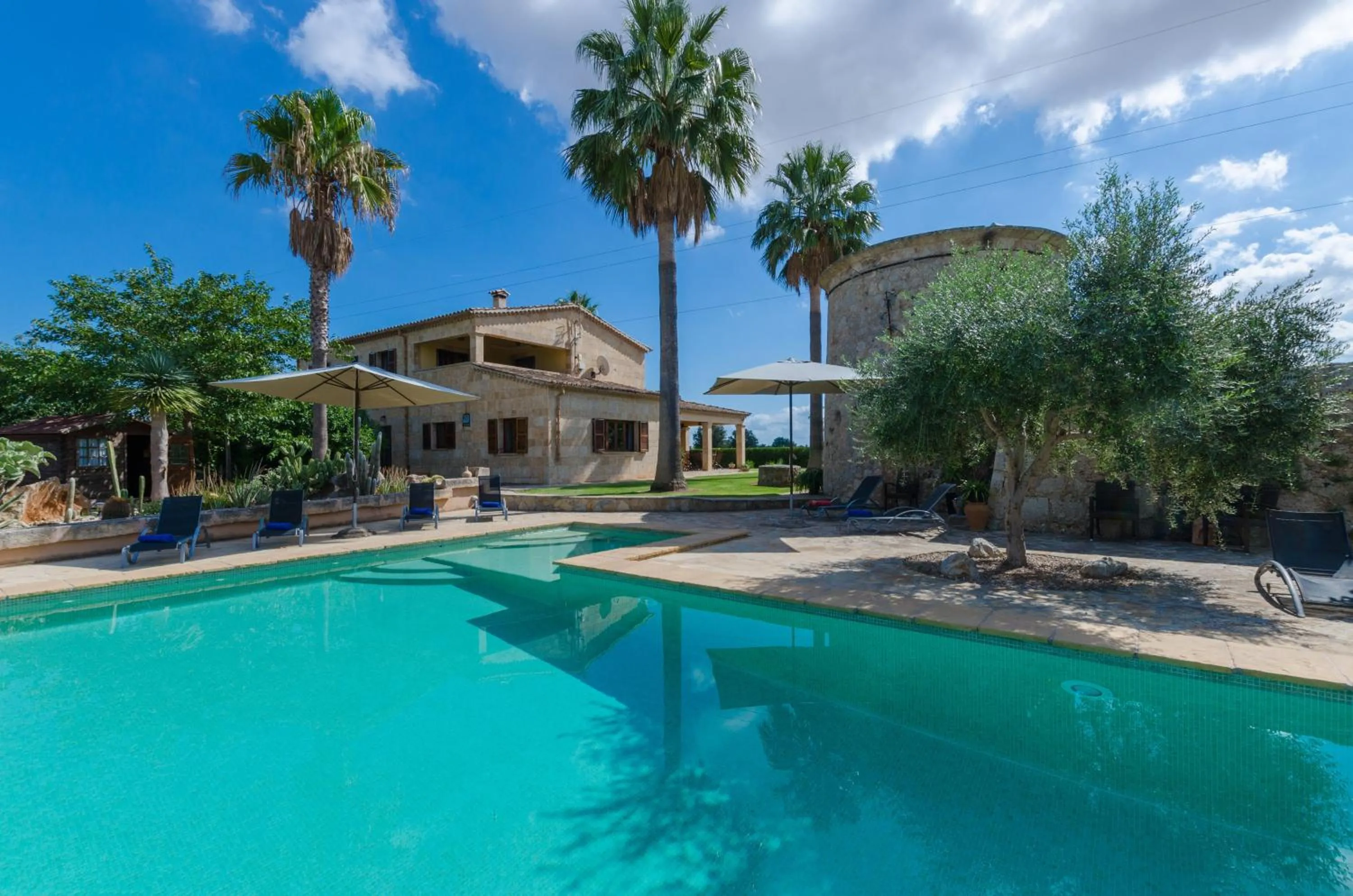 Swimming pool in Sa Resclosa