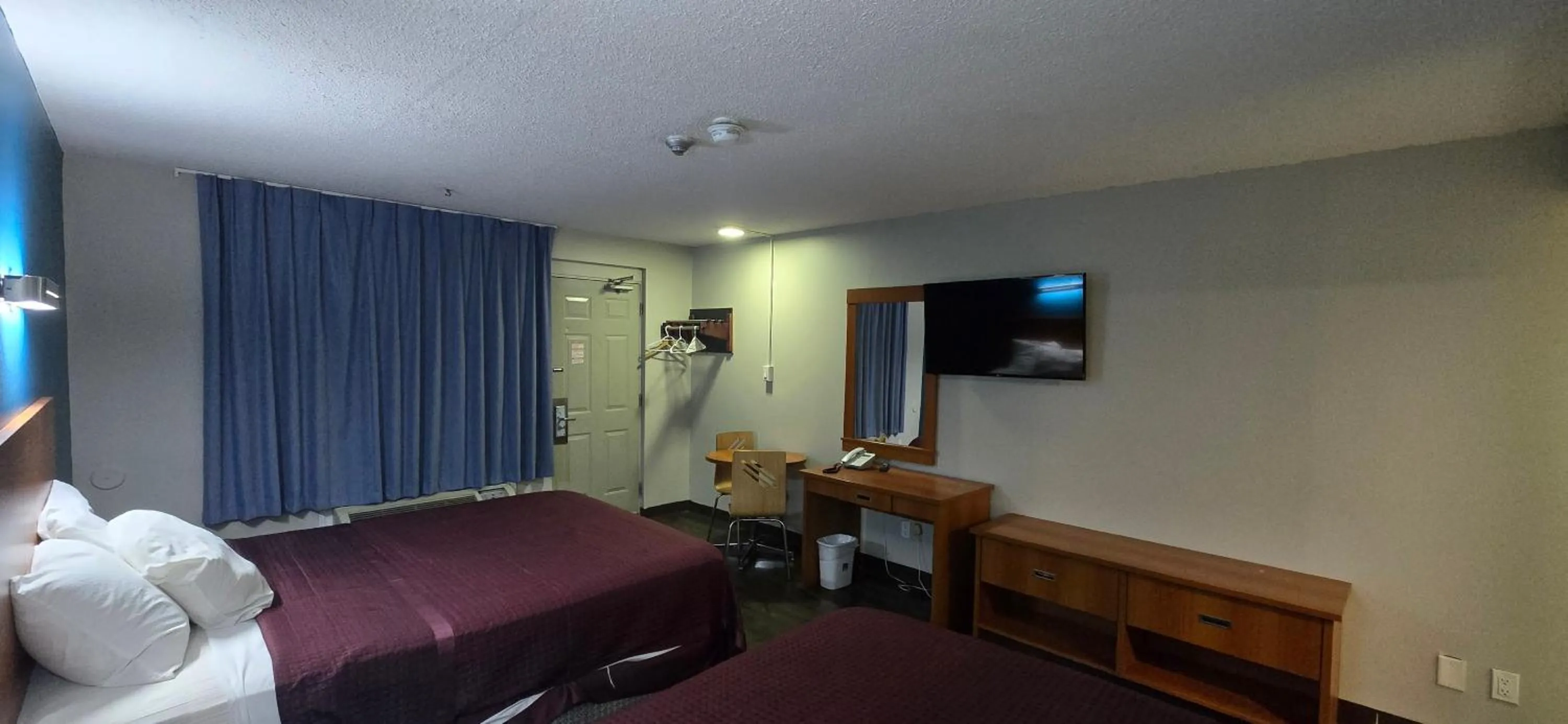 Bedroom, Bed in Avenue Motel