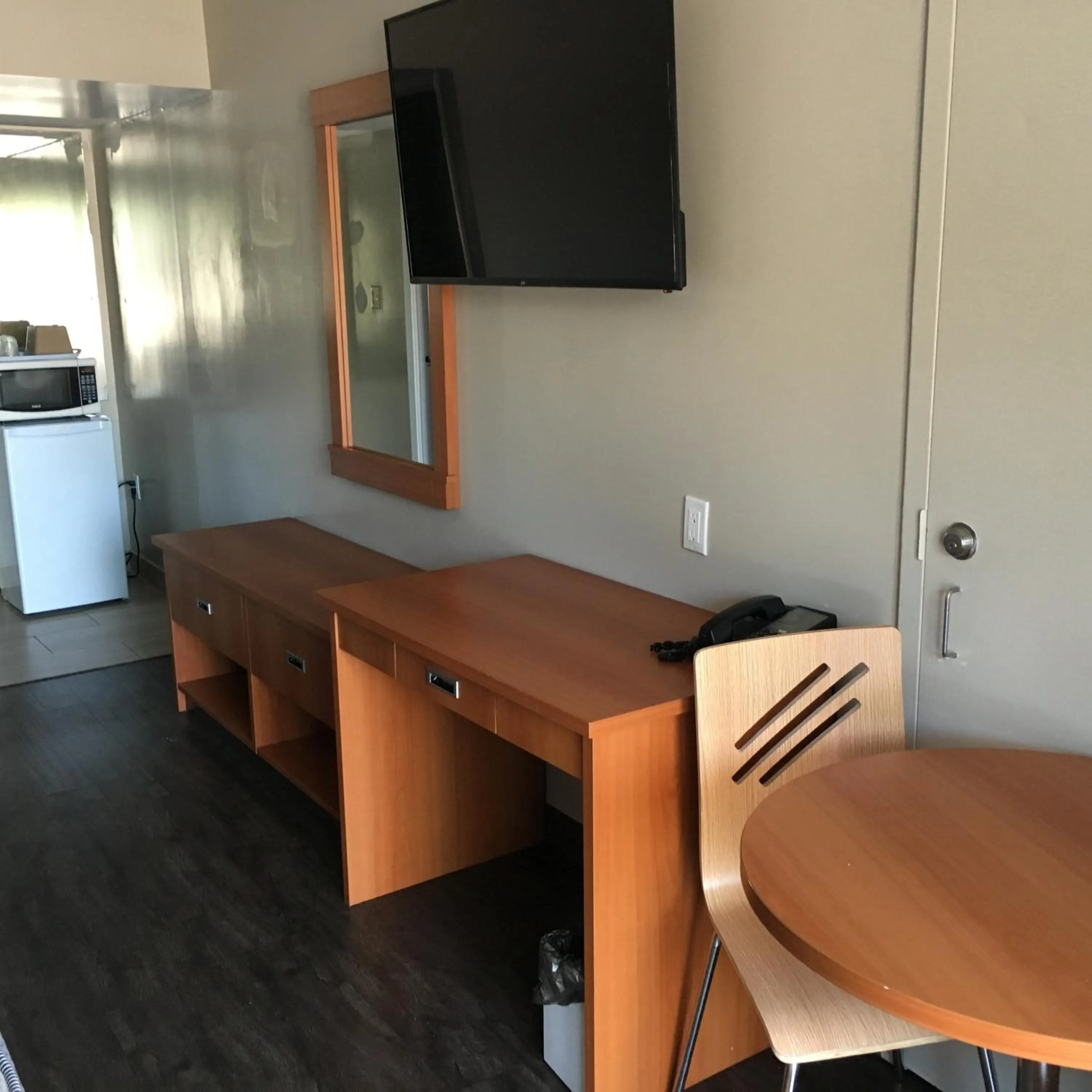 TV and multimedia in Avenue Motel