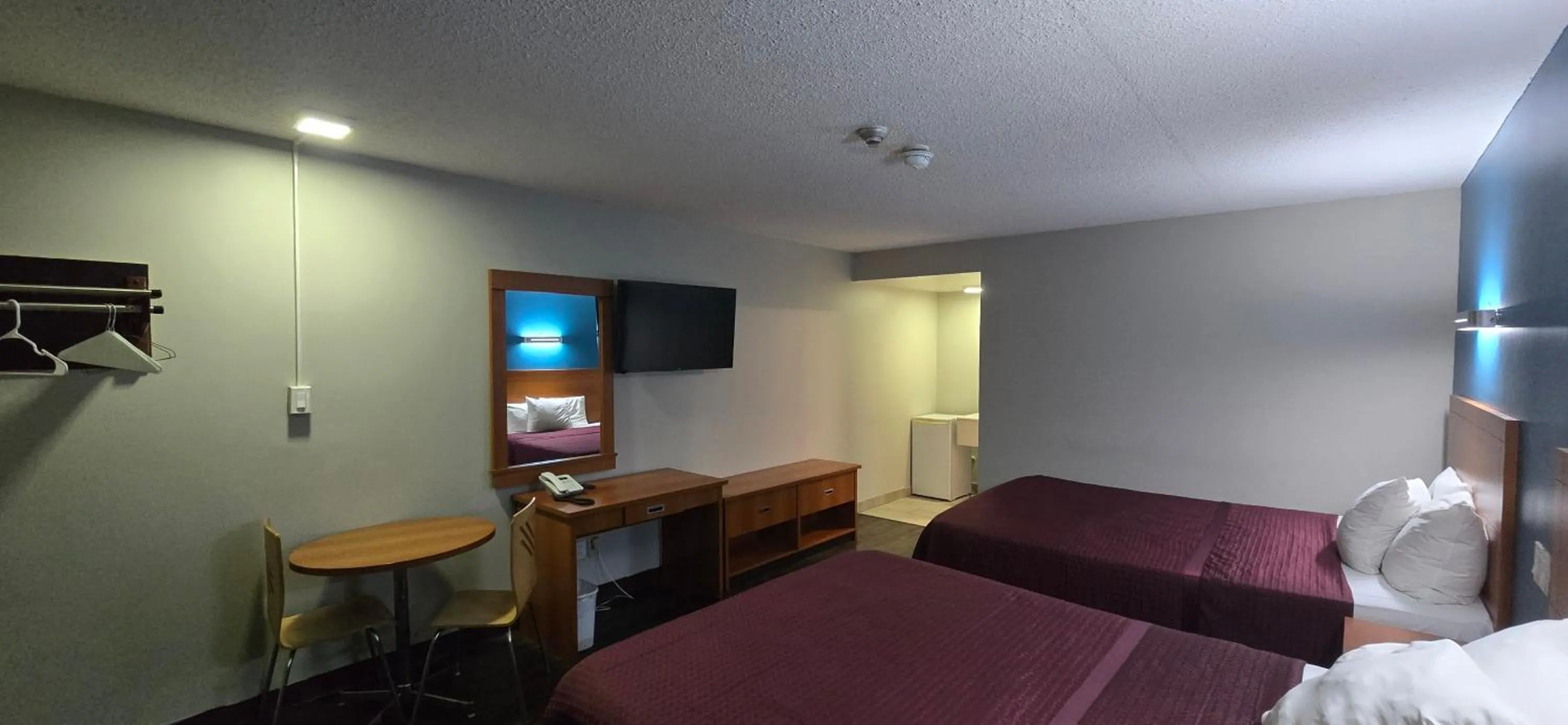 Bedroom, Bed in Avenue Motel