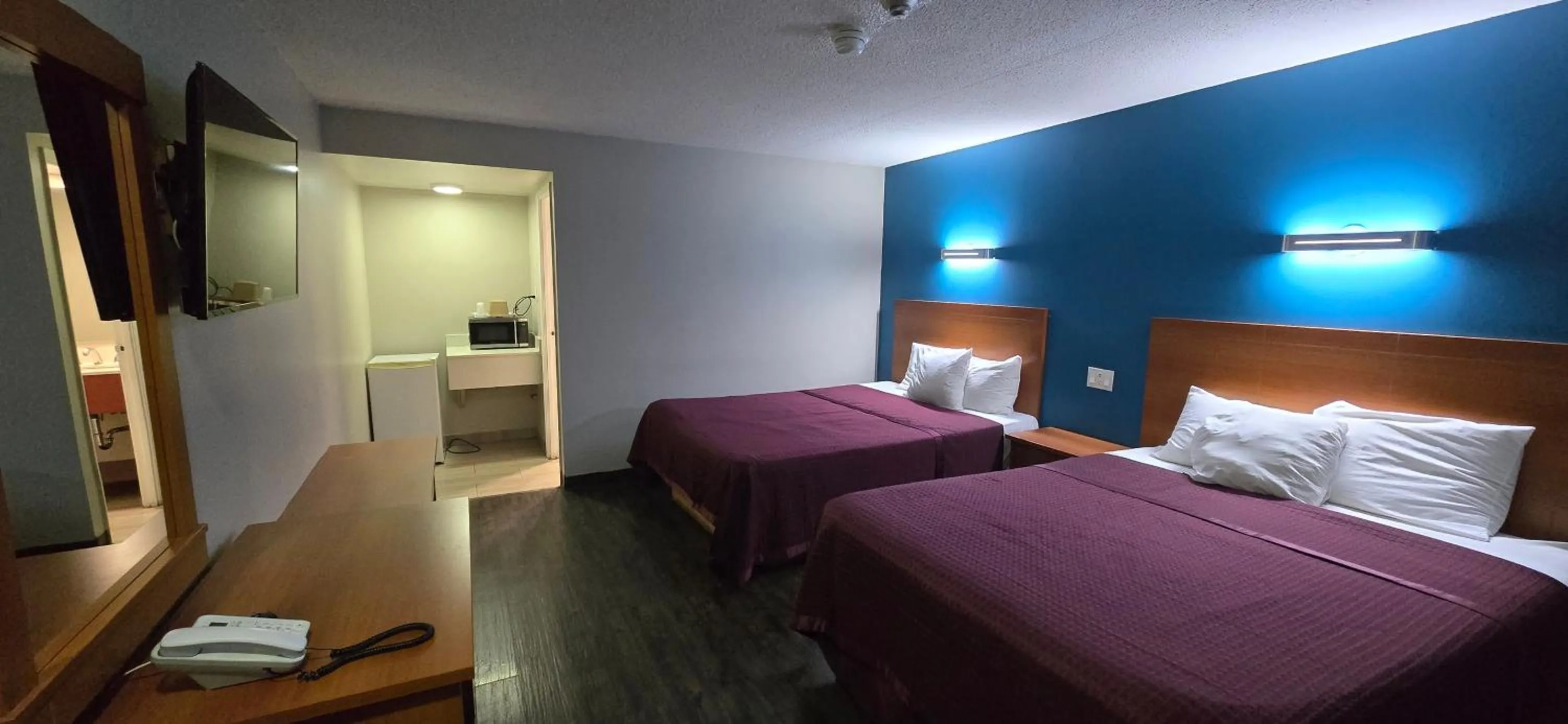 Bed in Avenue Motel