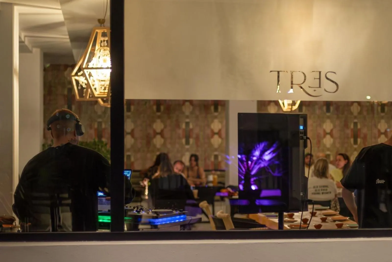 Restaurant/places to eat in Stic Urban Hotel & SPA
