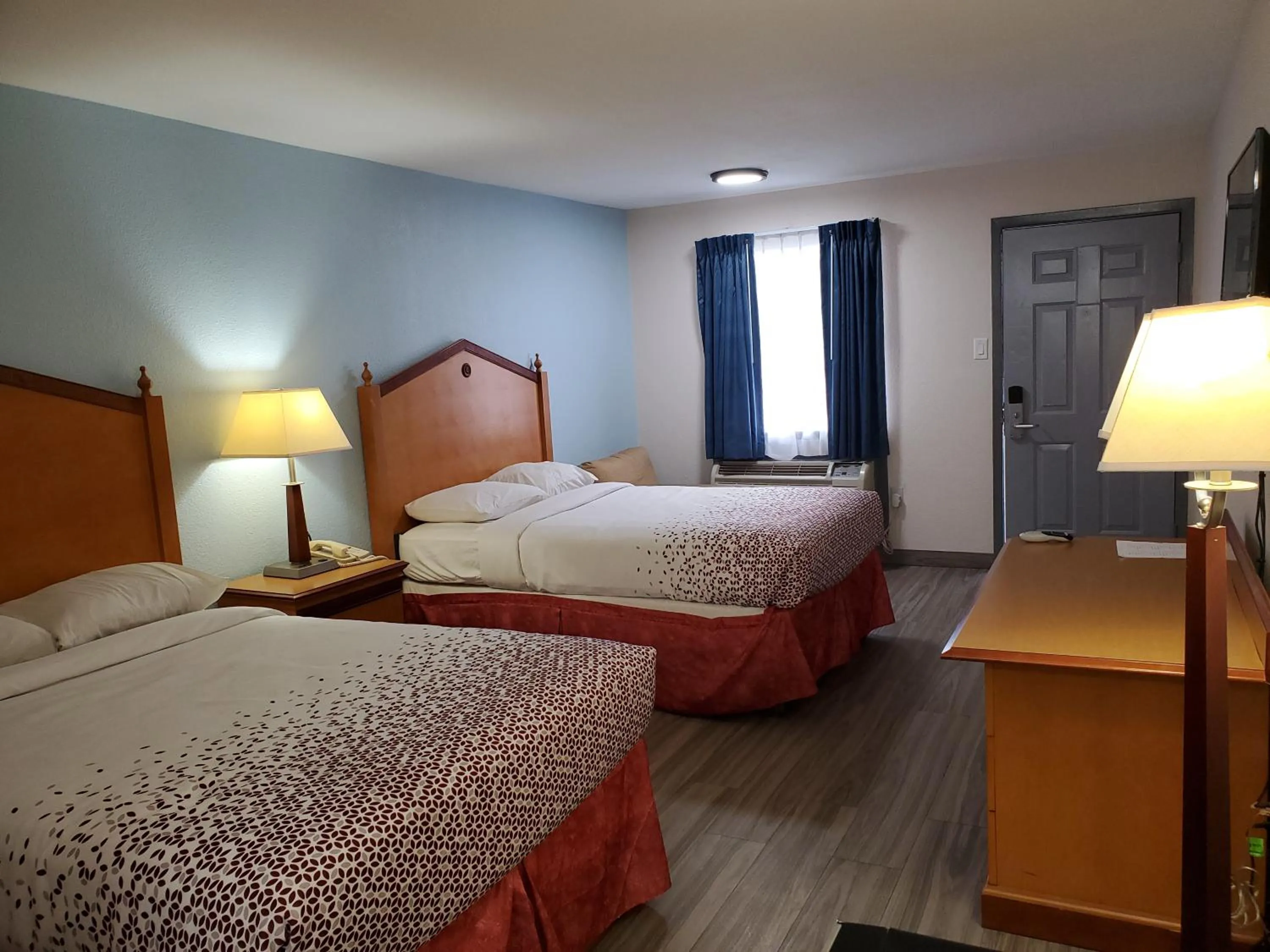 Bedroom in Travel Inn