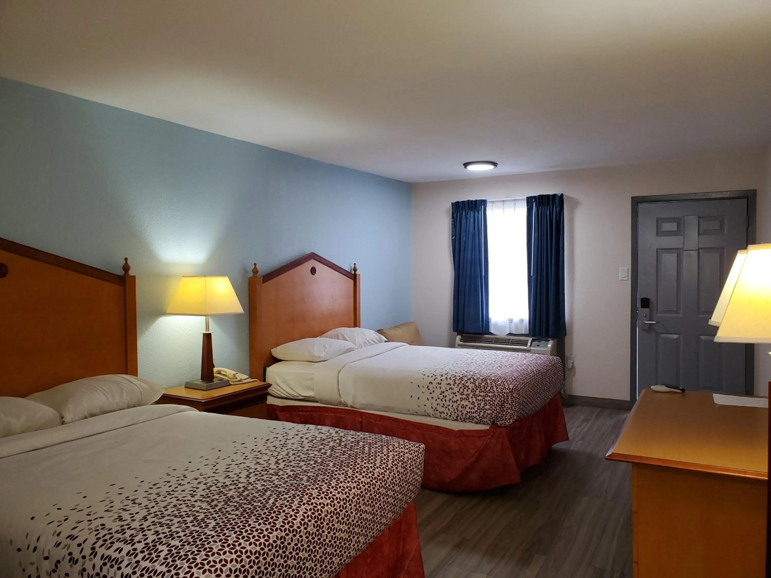 Bedroom in Travel Inn