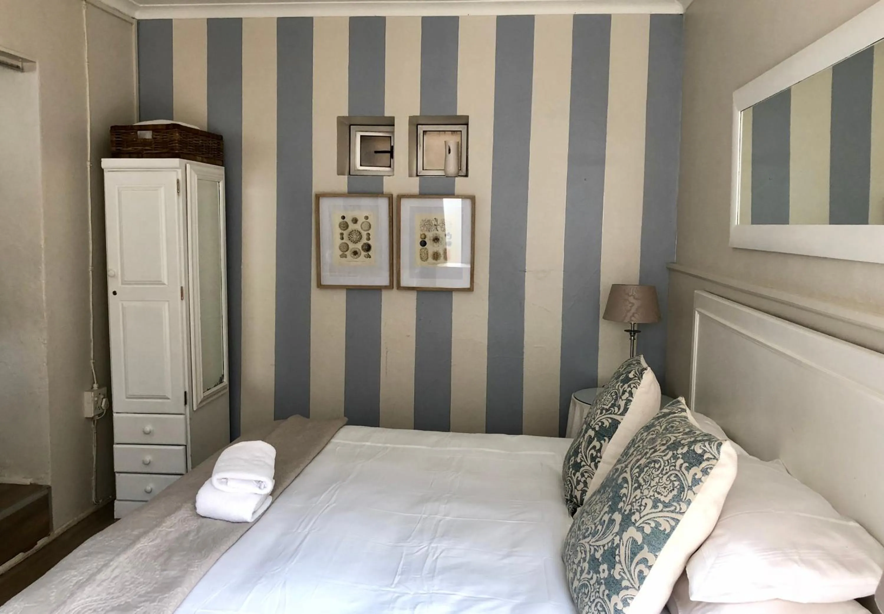 Decorative detail, Bed in Life on 3rd