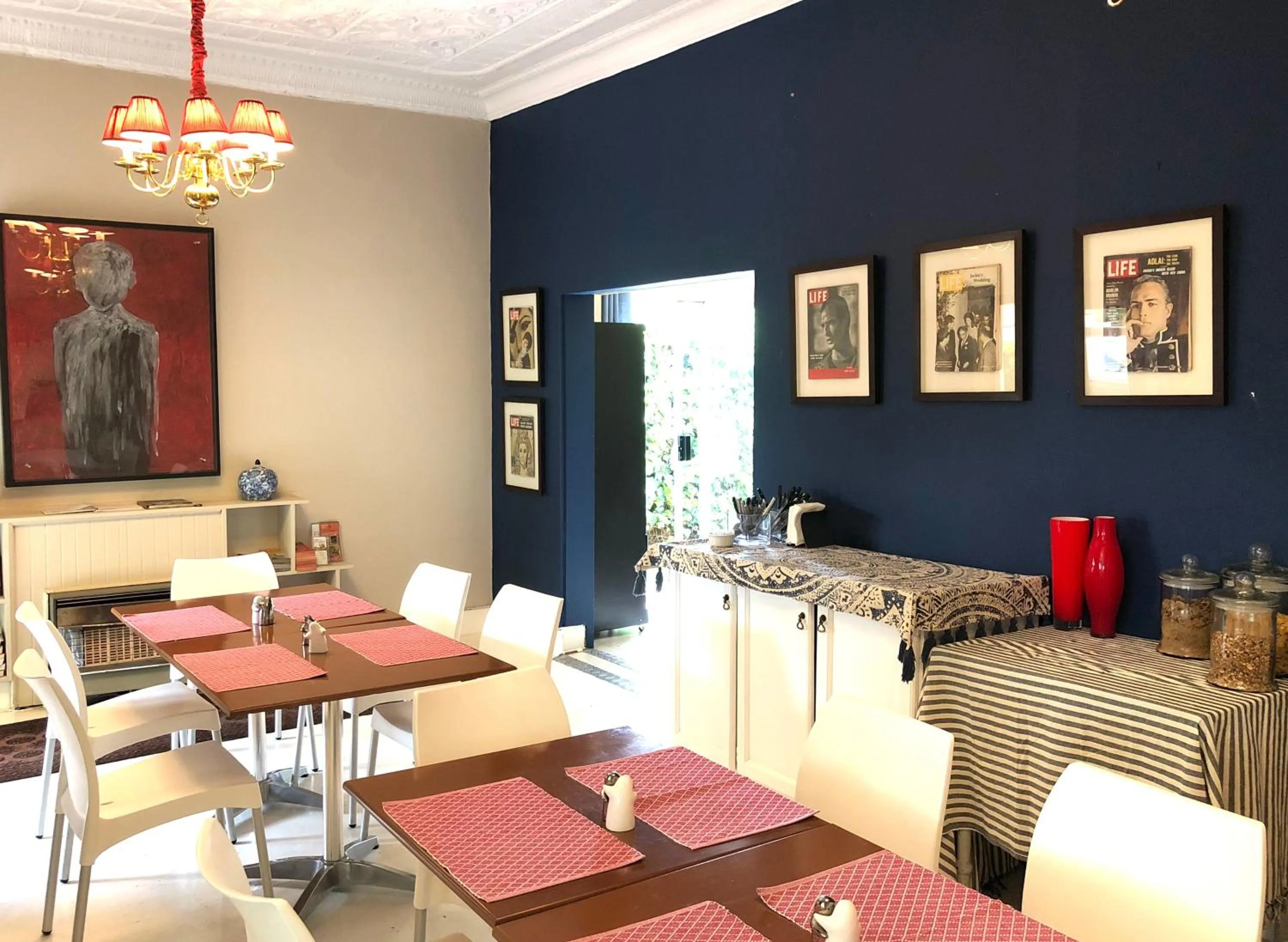 Decorative detail in Life on 3rd