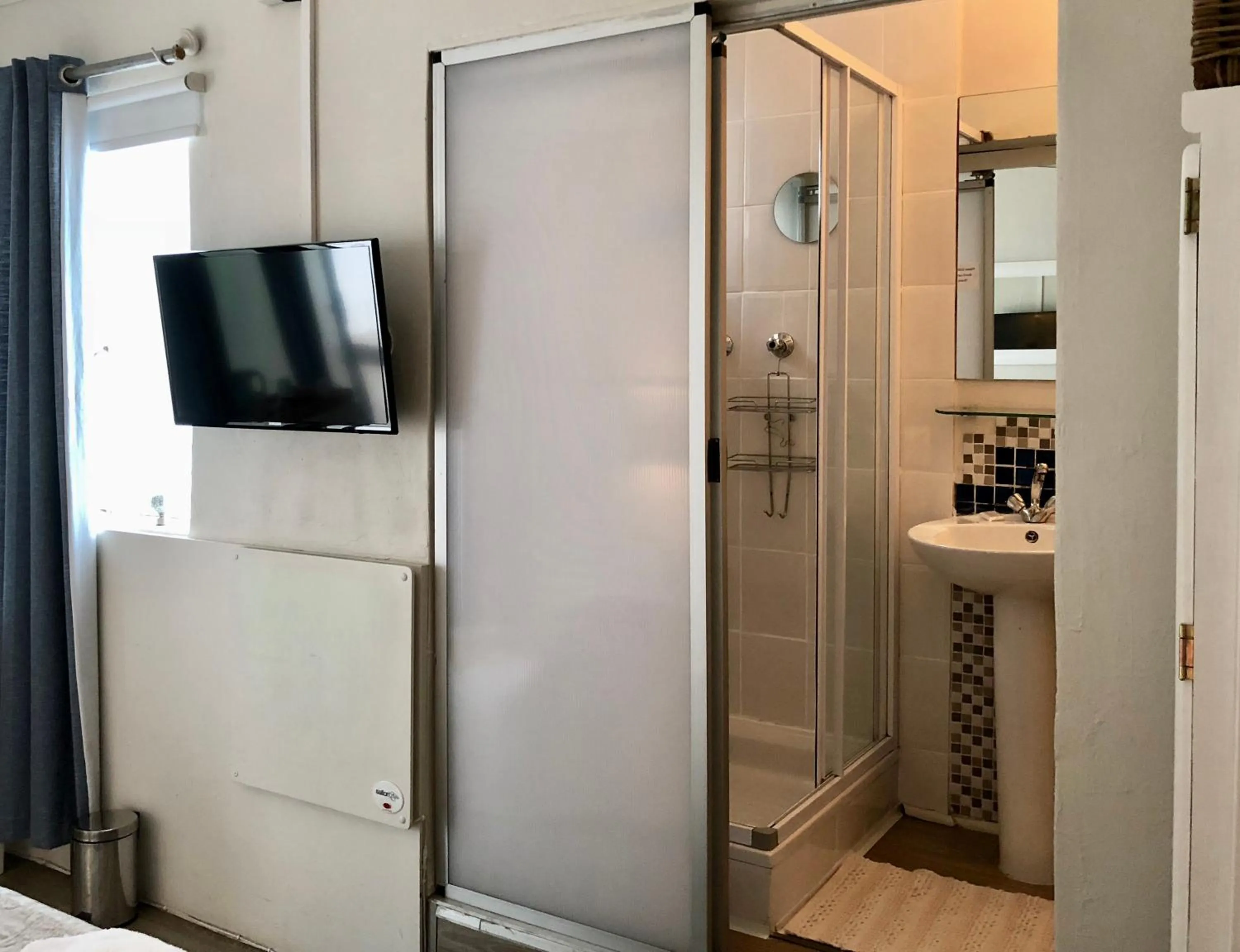 Shower in Life on 3rd