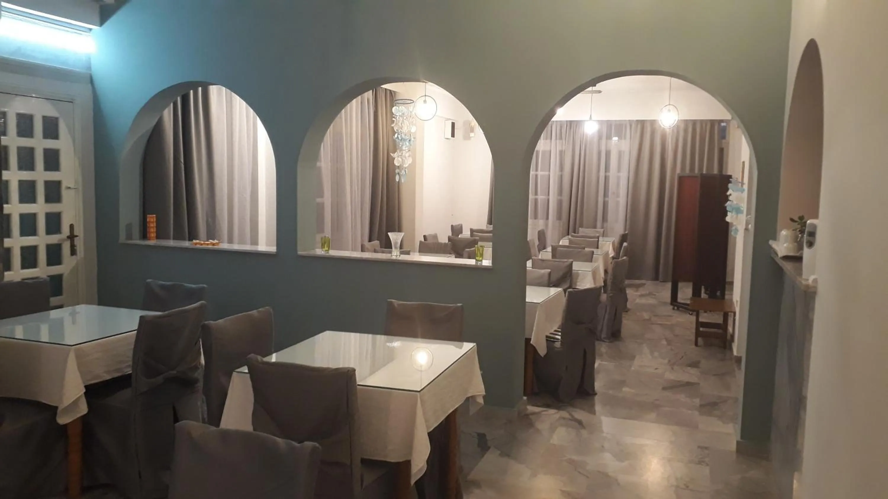 Restaurant/places to eat in Enalion Beach Hotel