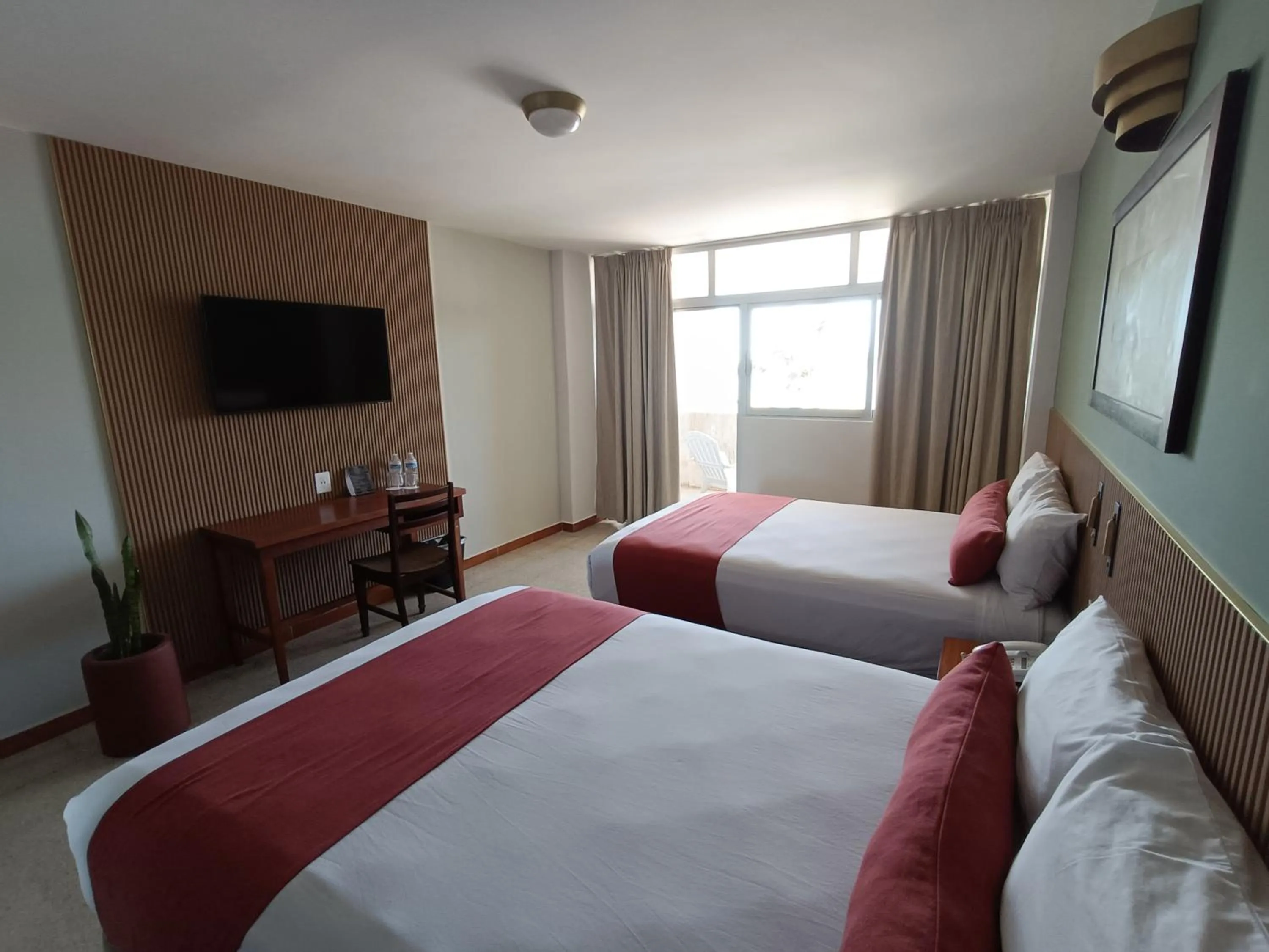 Photo of the whole room, Bed in Hotel Royalty