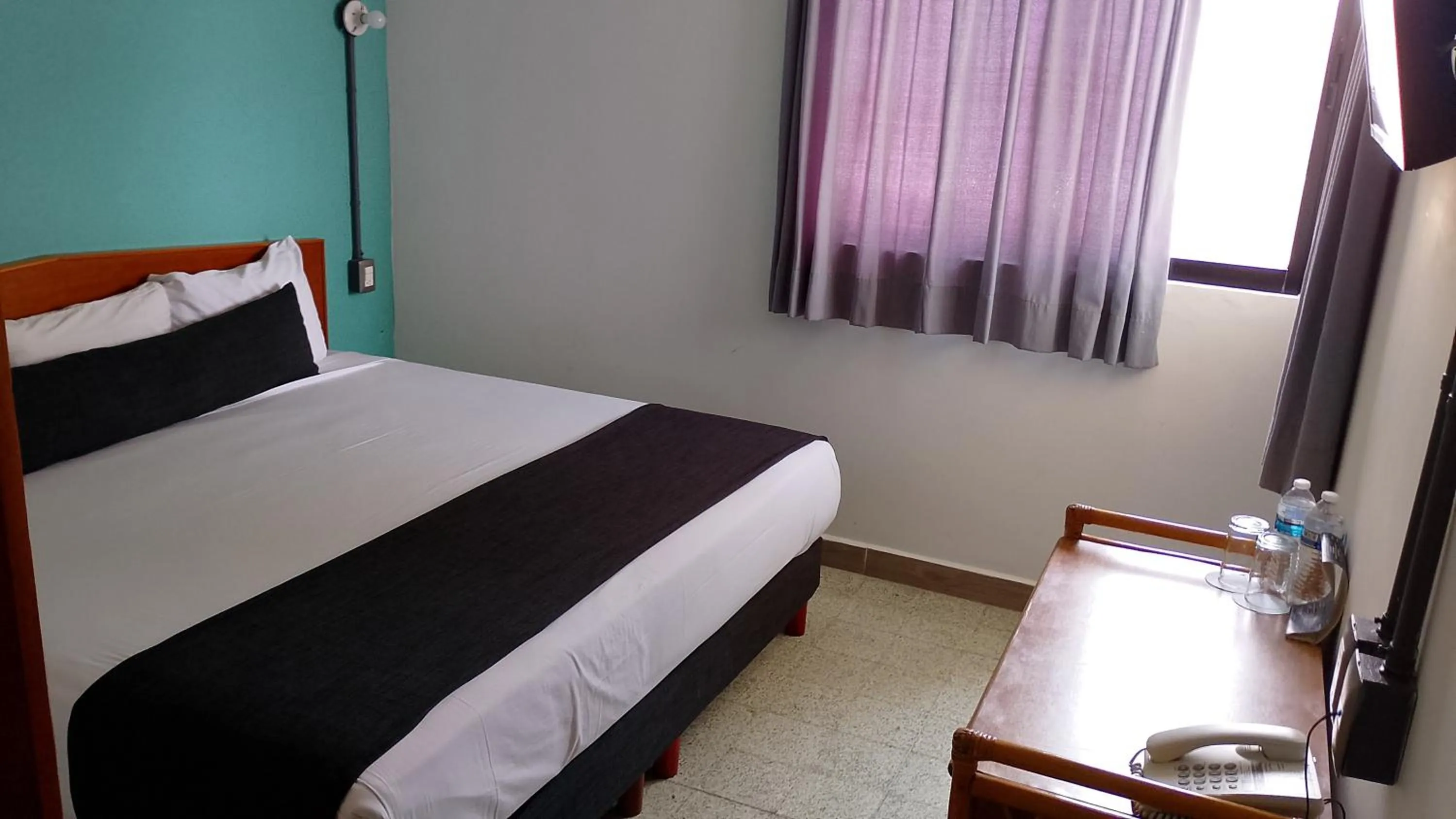 Patio, Bed in Hotel Royalty