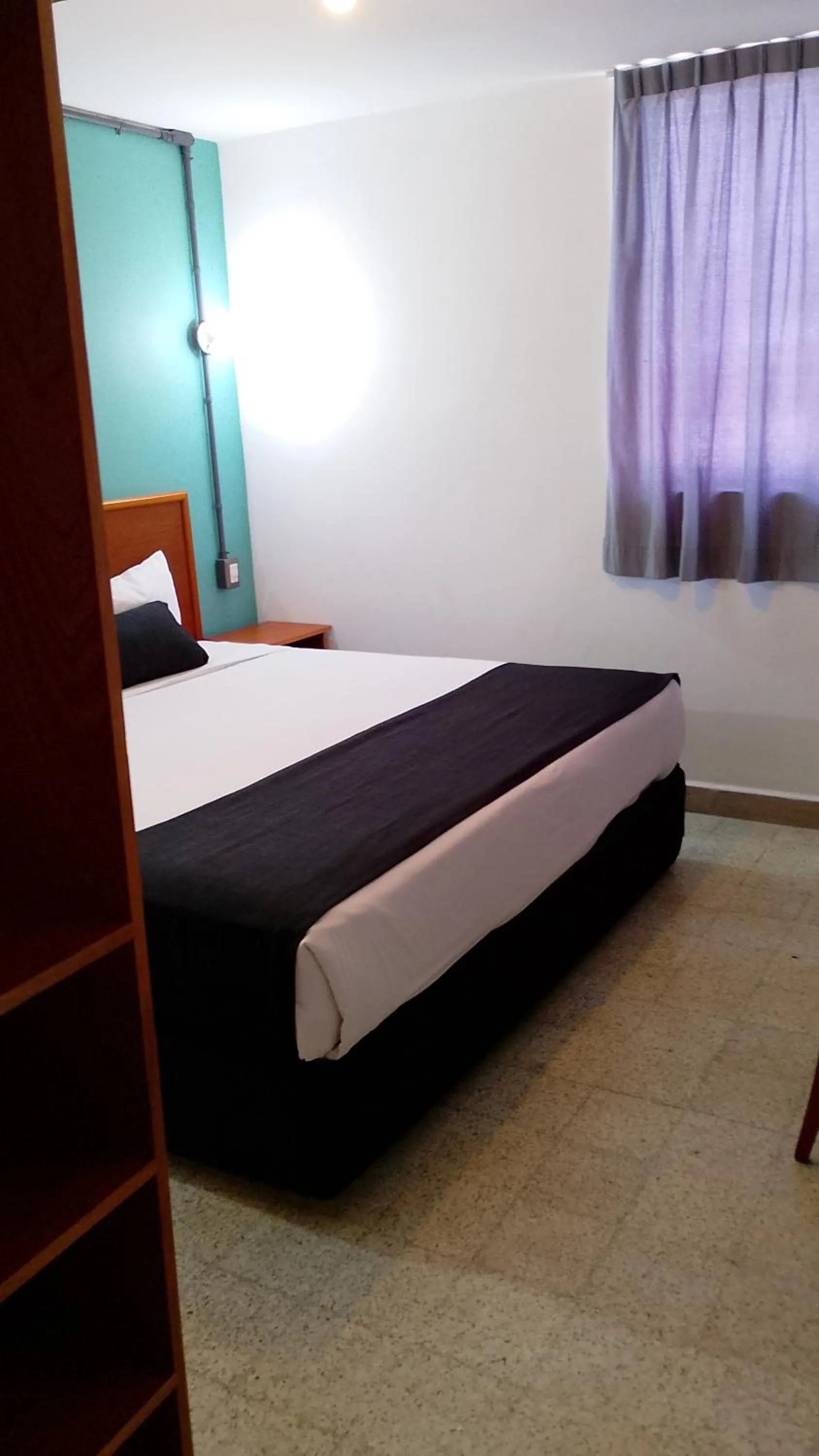 Street view, Bed in Hotel Royalty