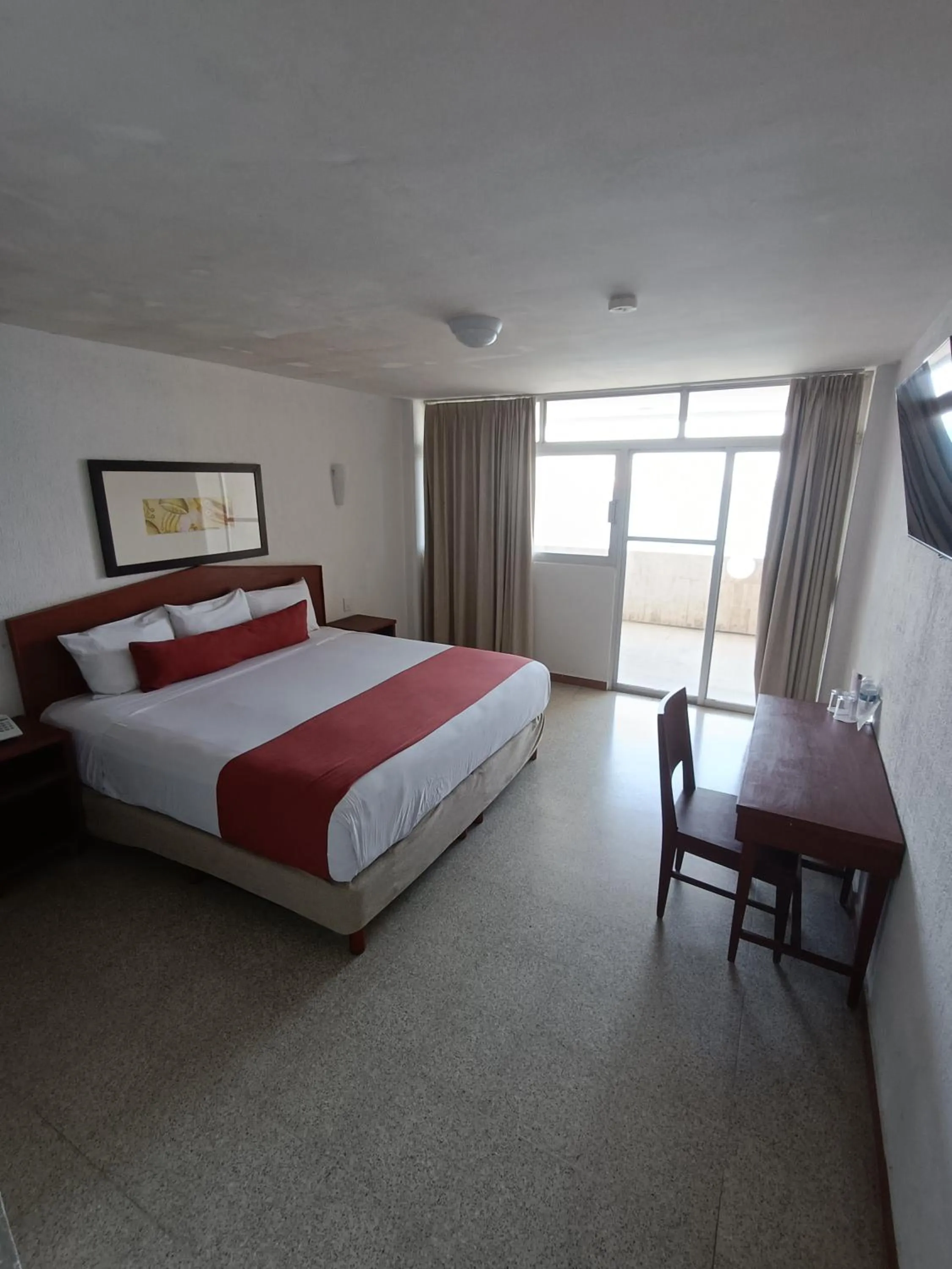 Photo of the whole room, Bed in Hotel Royalty