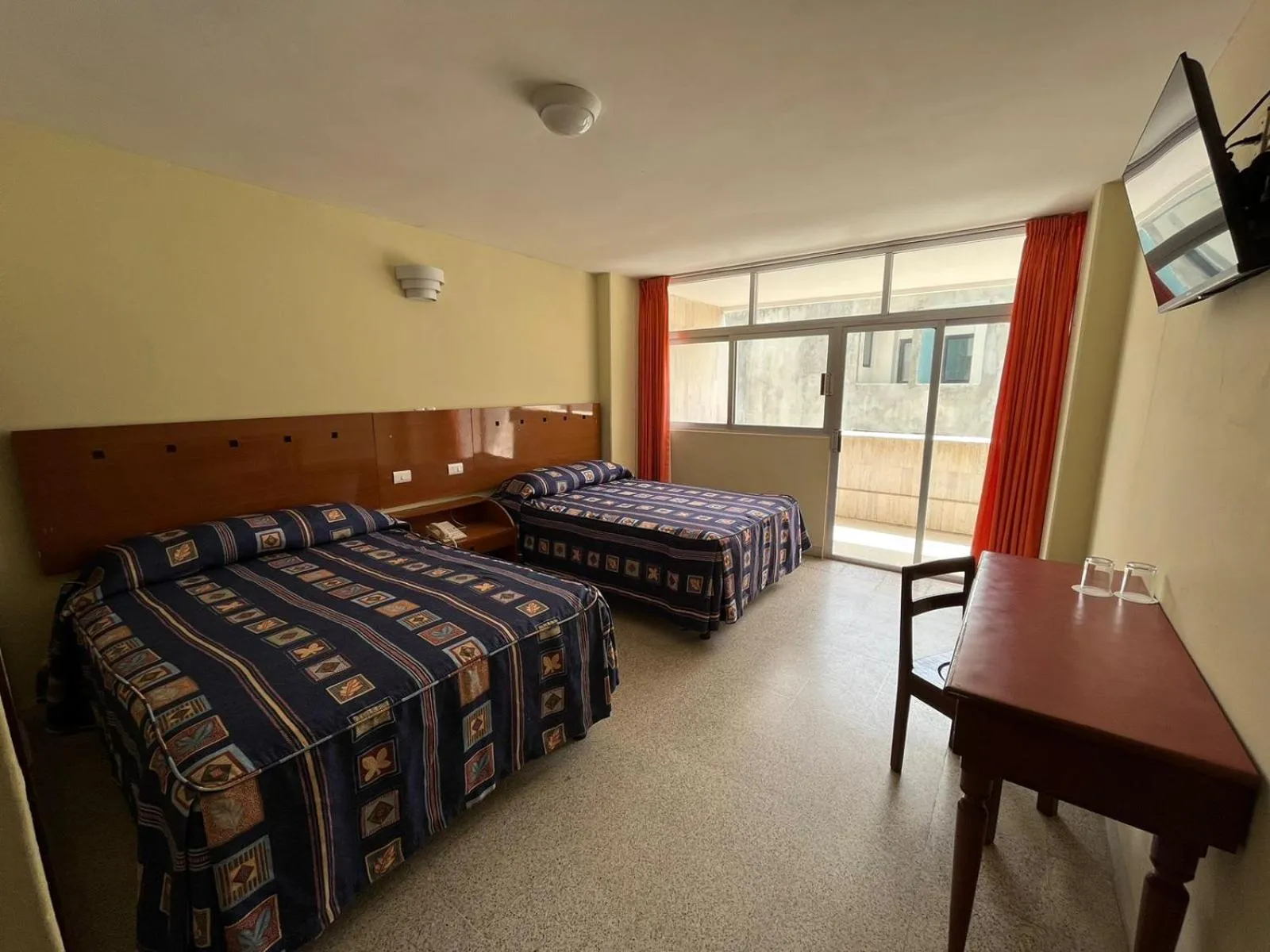 Photo of the whole room, Bed in Hotel Royalty