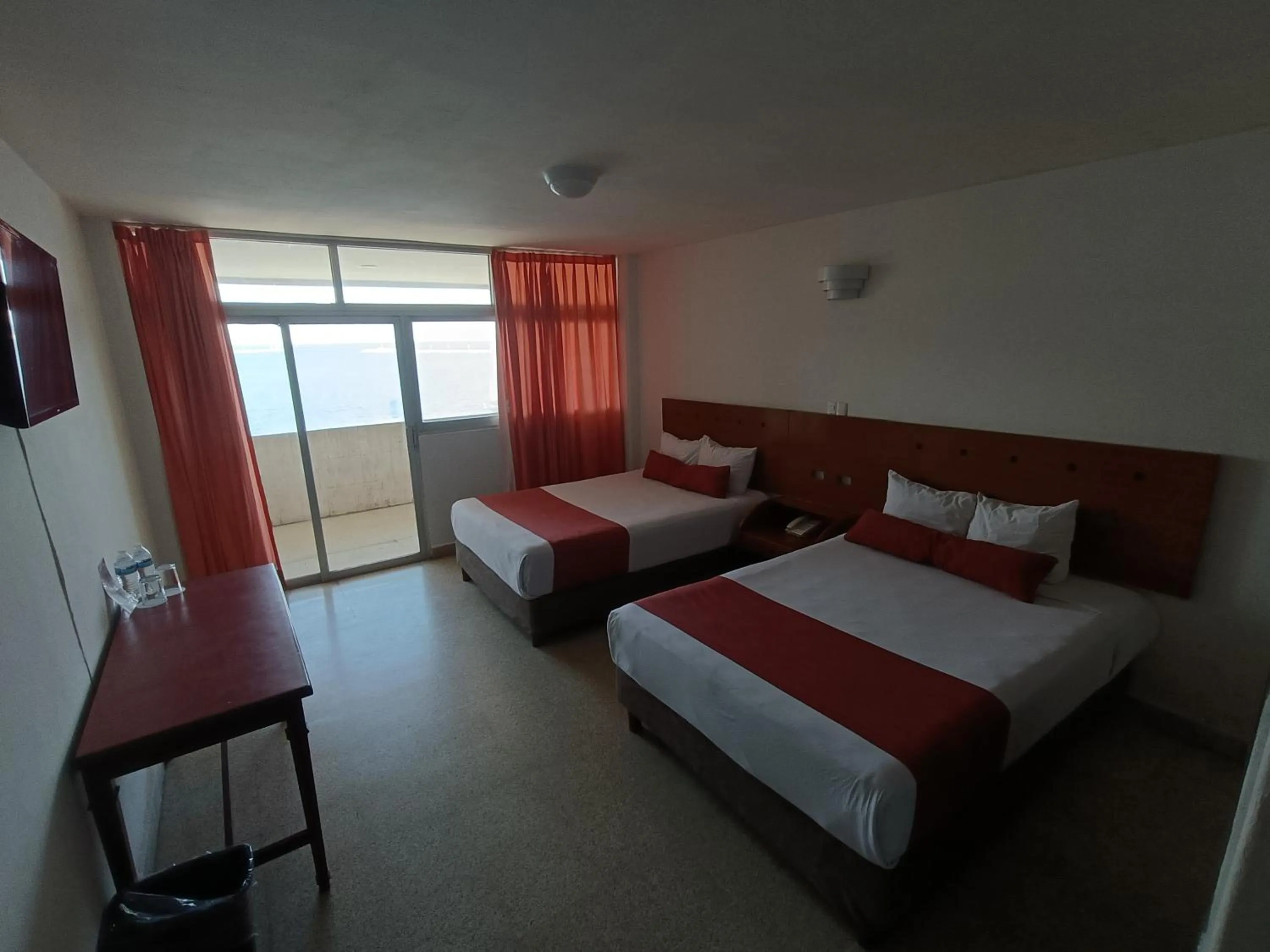 Photo of the whole room, Bed in Hotel Royalty