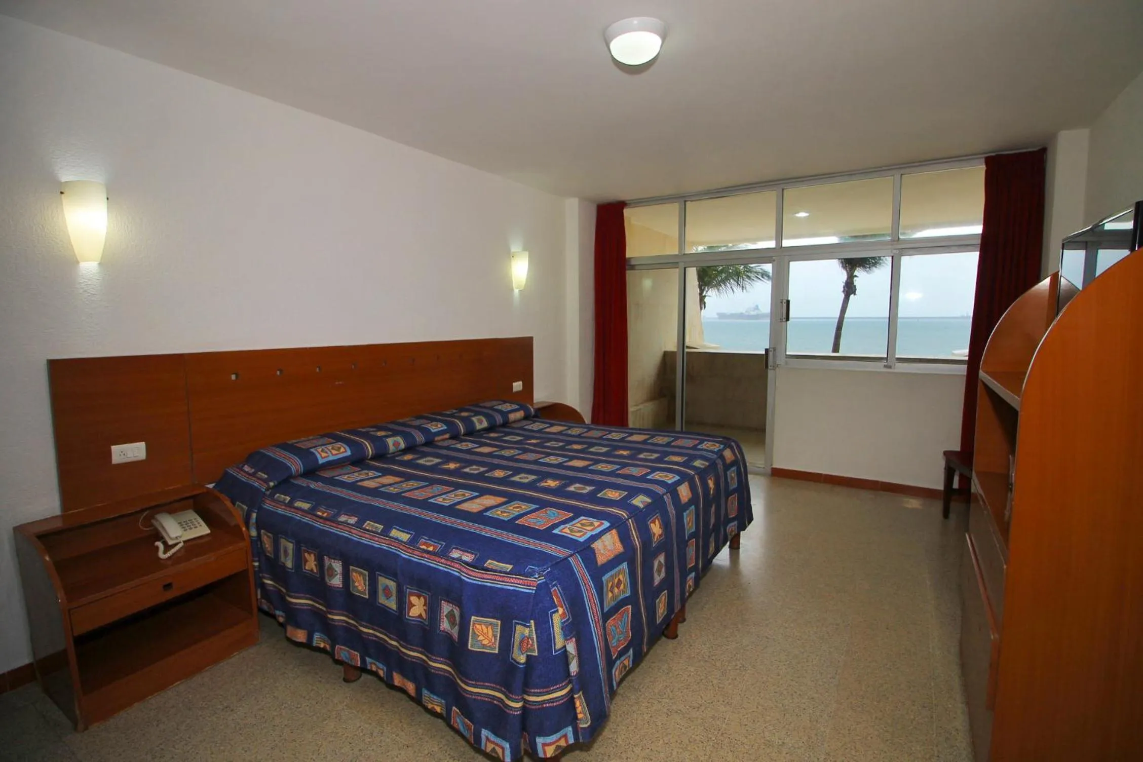 Bed in Hotel Royalty