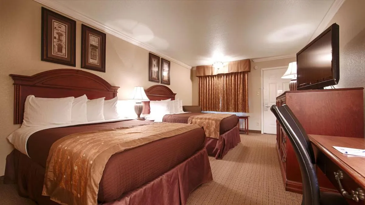 Bed in Best Western Inn of McAlester