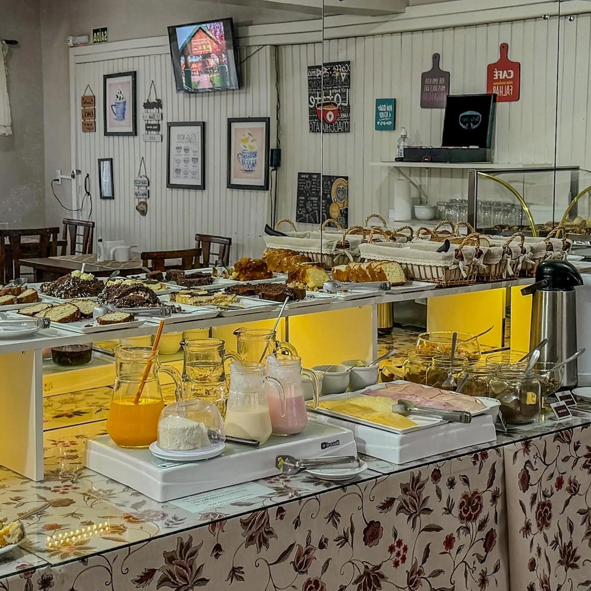 Food and drinks in Pousada Vovô Nino