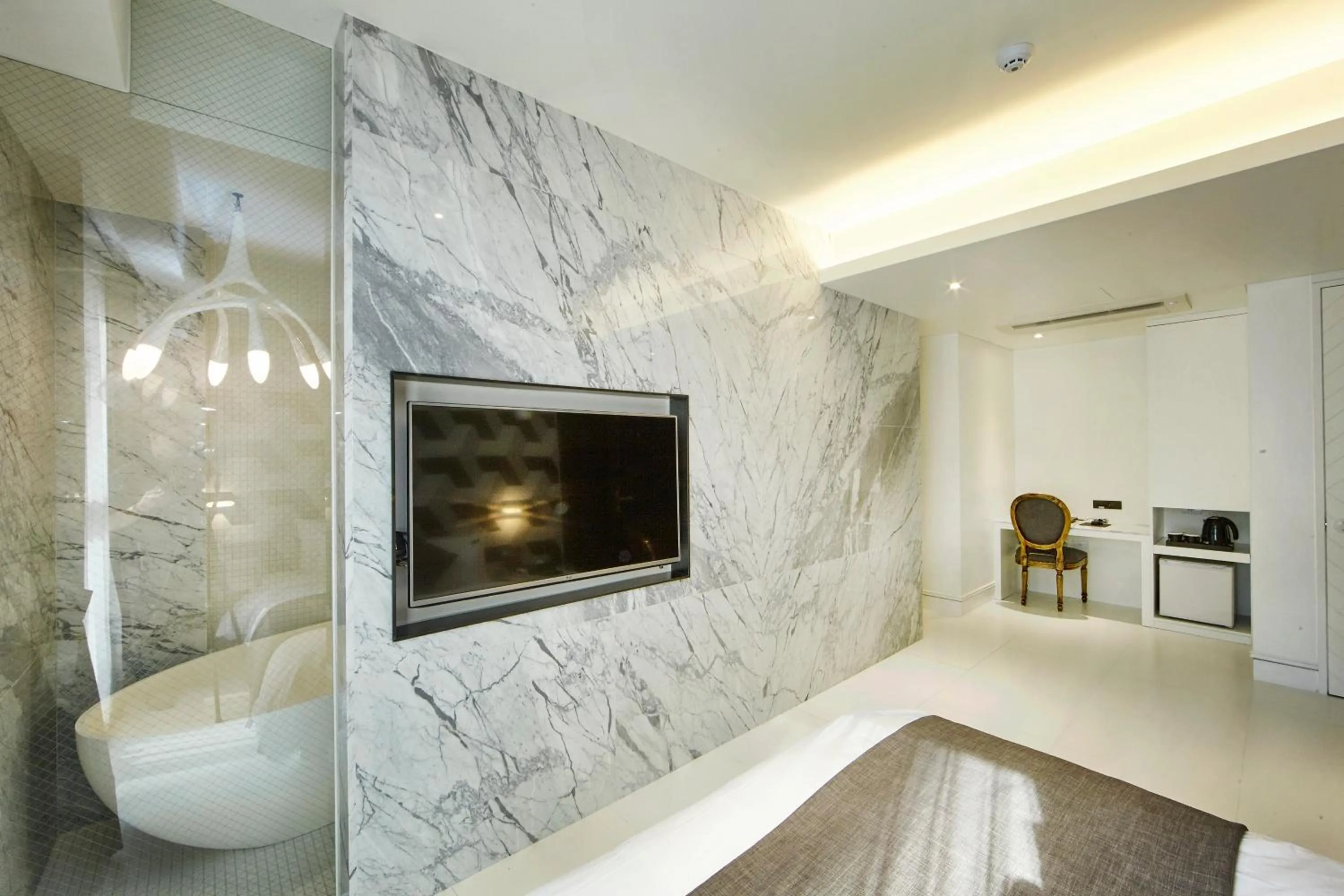 TV and multimedia in Hotel Soulhada Gangnam