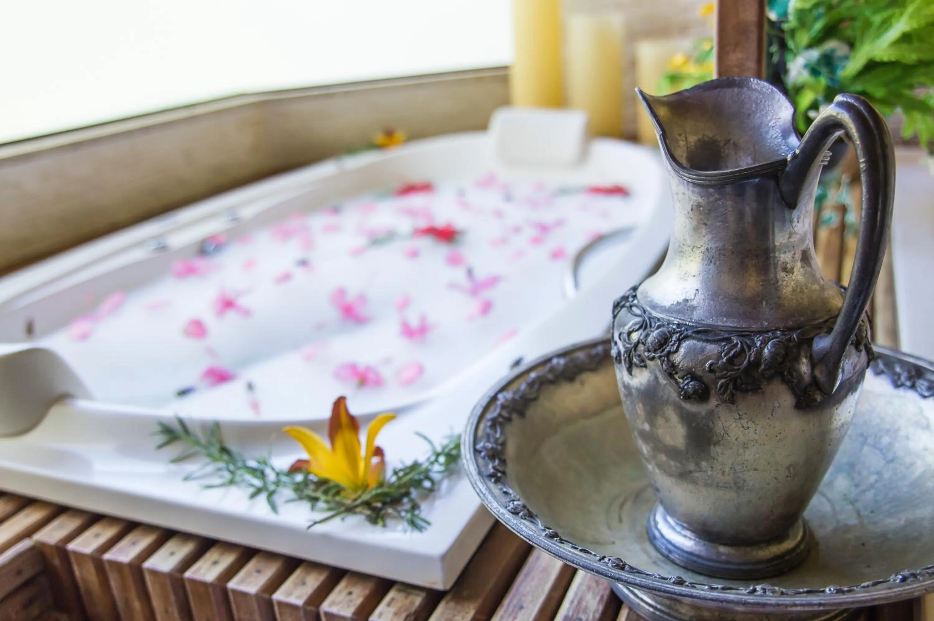 Hot Tub in Bomtempo Itaipava by Castelo Itaipava