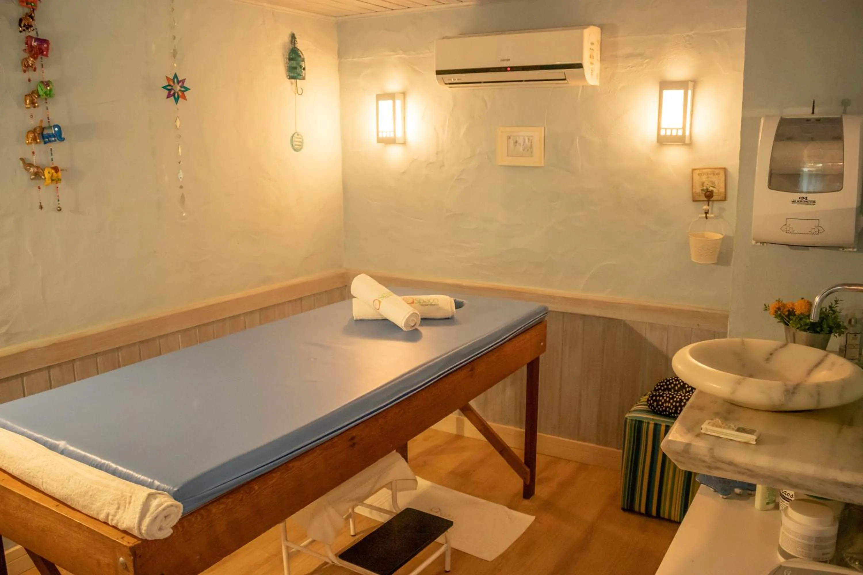 Massage in Bomtempo Itaipava by Castelo Itaipava