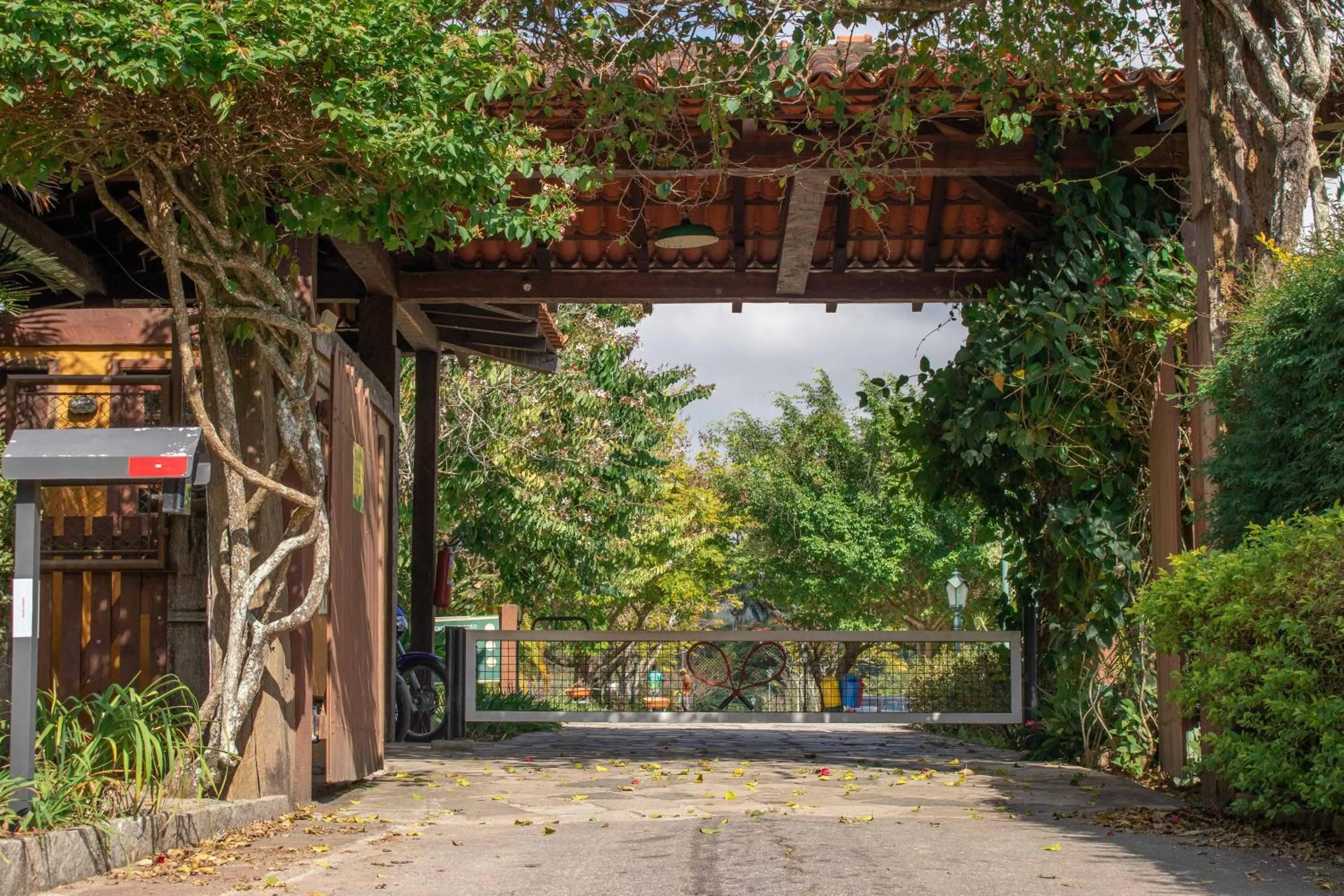 Facade/entrance in Bomtempo Itaipava by Castelo Itaipava
