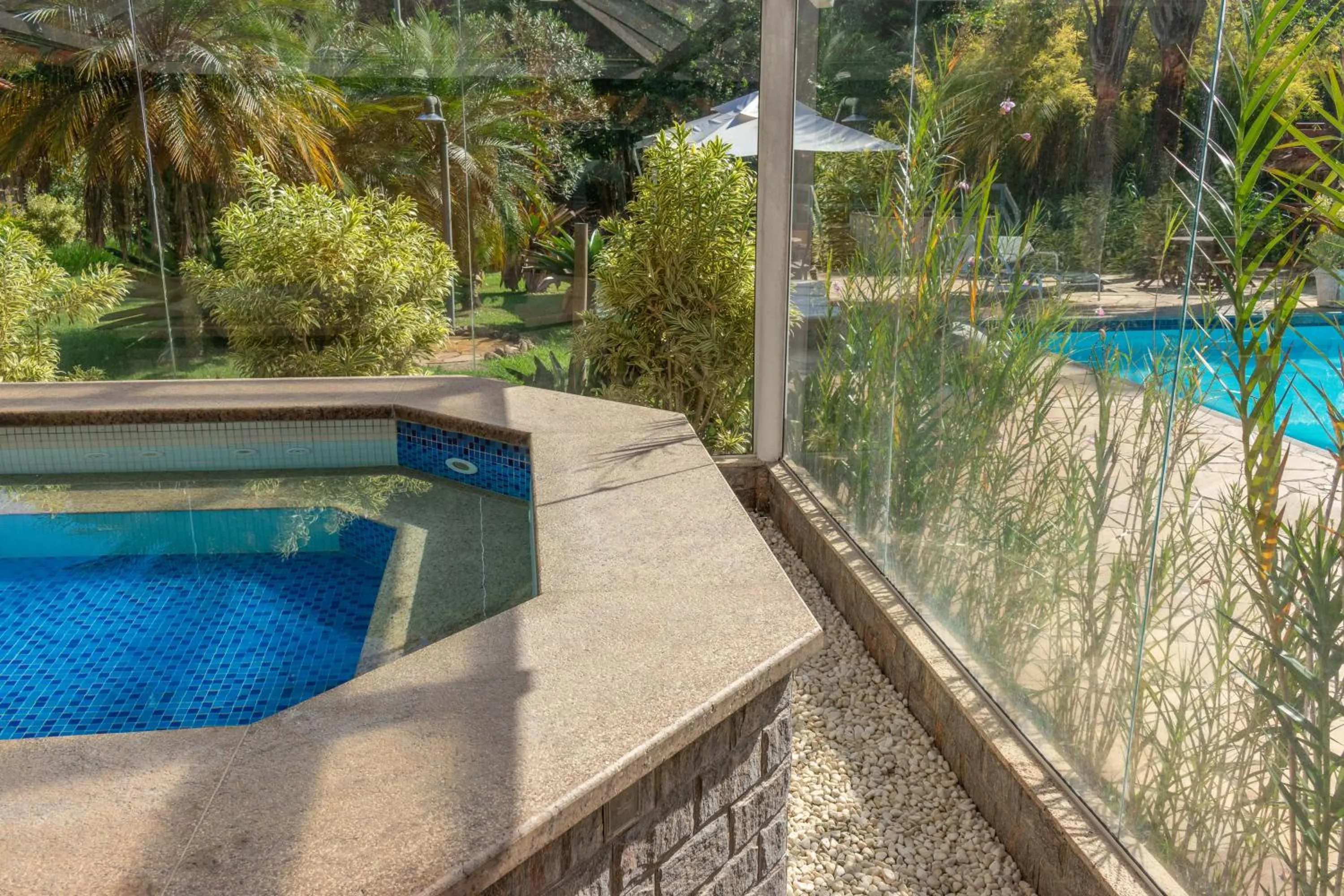 Hot Tub in Bomtempo Itaipava by Castelo Itaipava