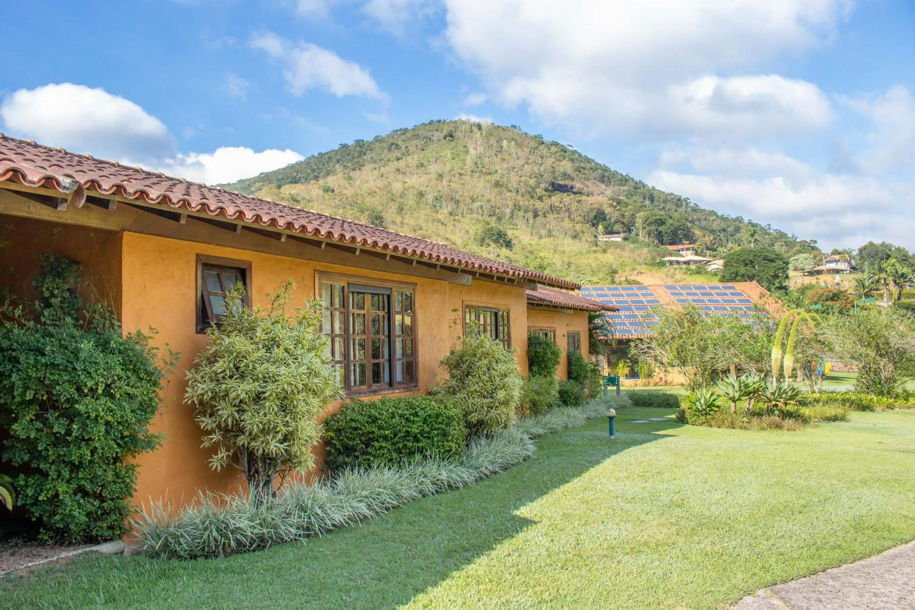 Garden in Bomtempo Itaipava by Castelo Itaipava