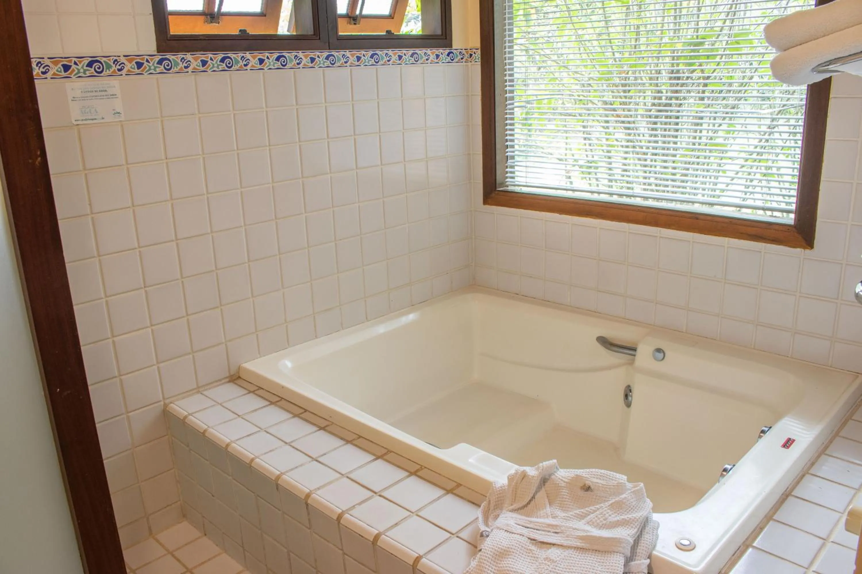 Toilet in Bomtempo Itaipava by Castelo Itaipava