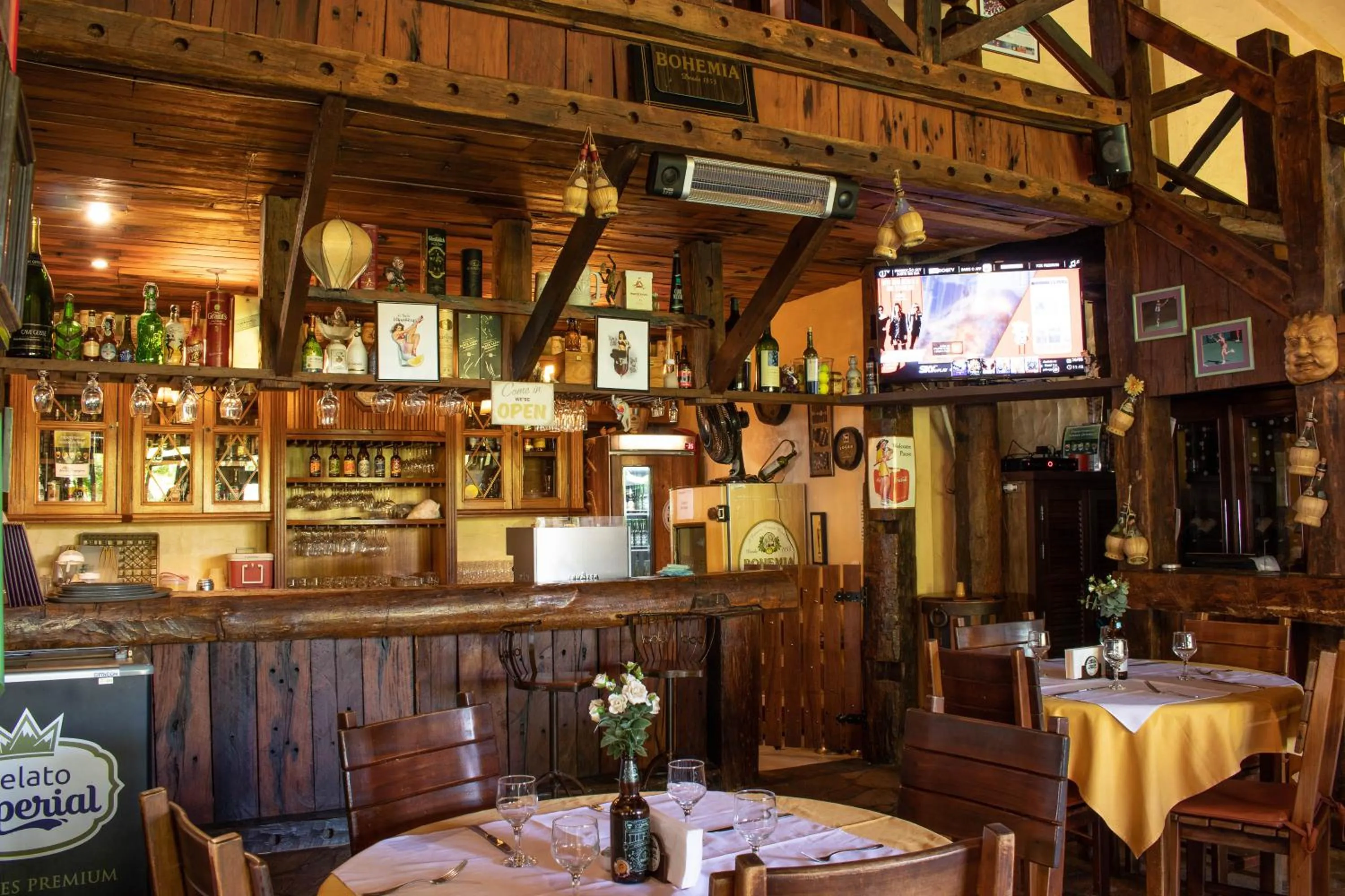 Restaurant/places to eat in Bomtempo Itaipava by Castelo Itaipava