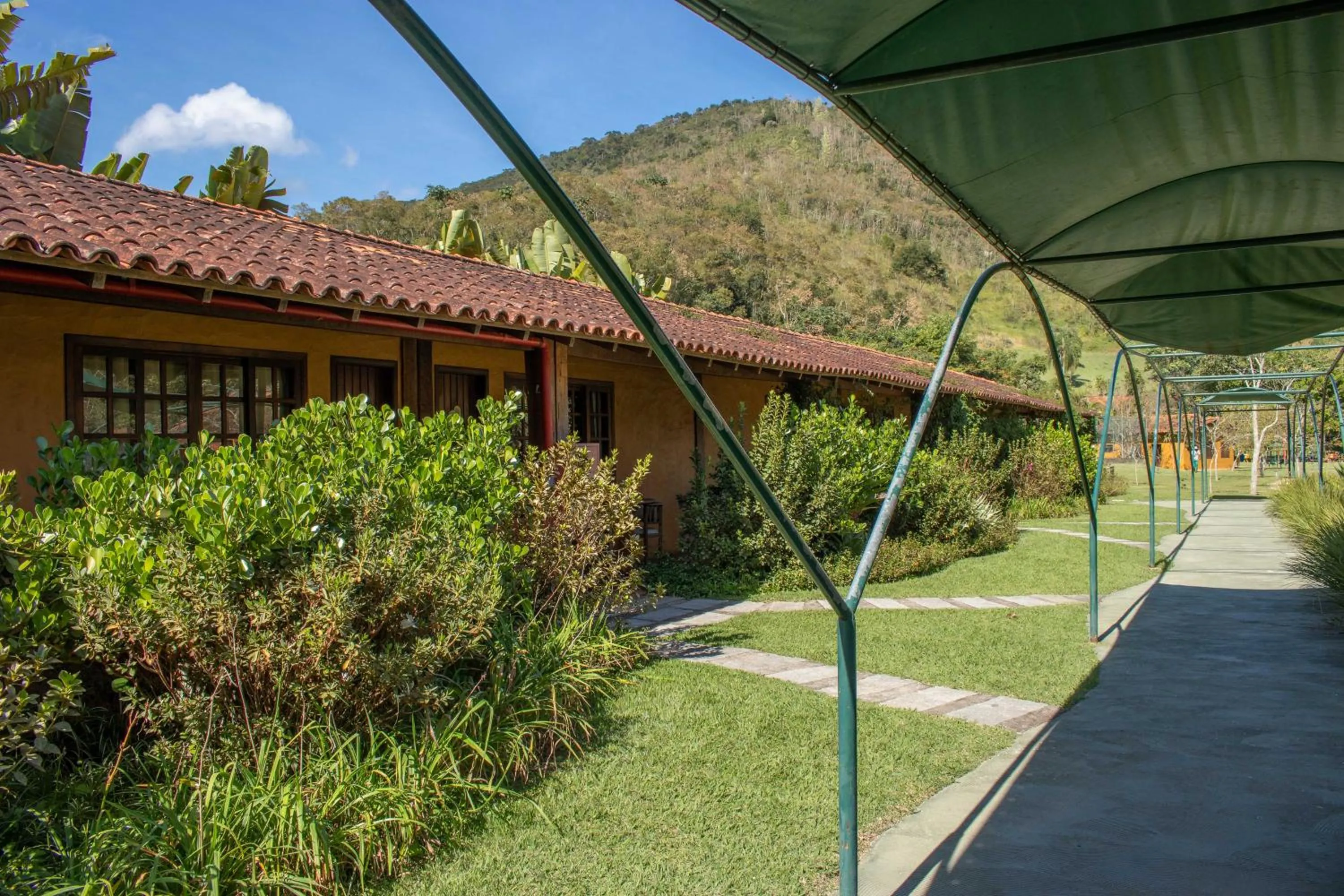 Property building in Bomtempo Itaipava by Castelo Itaipava