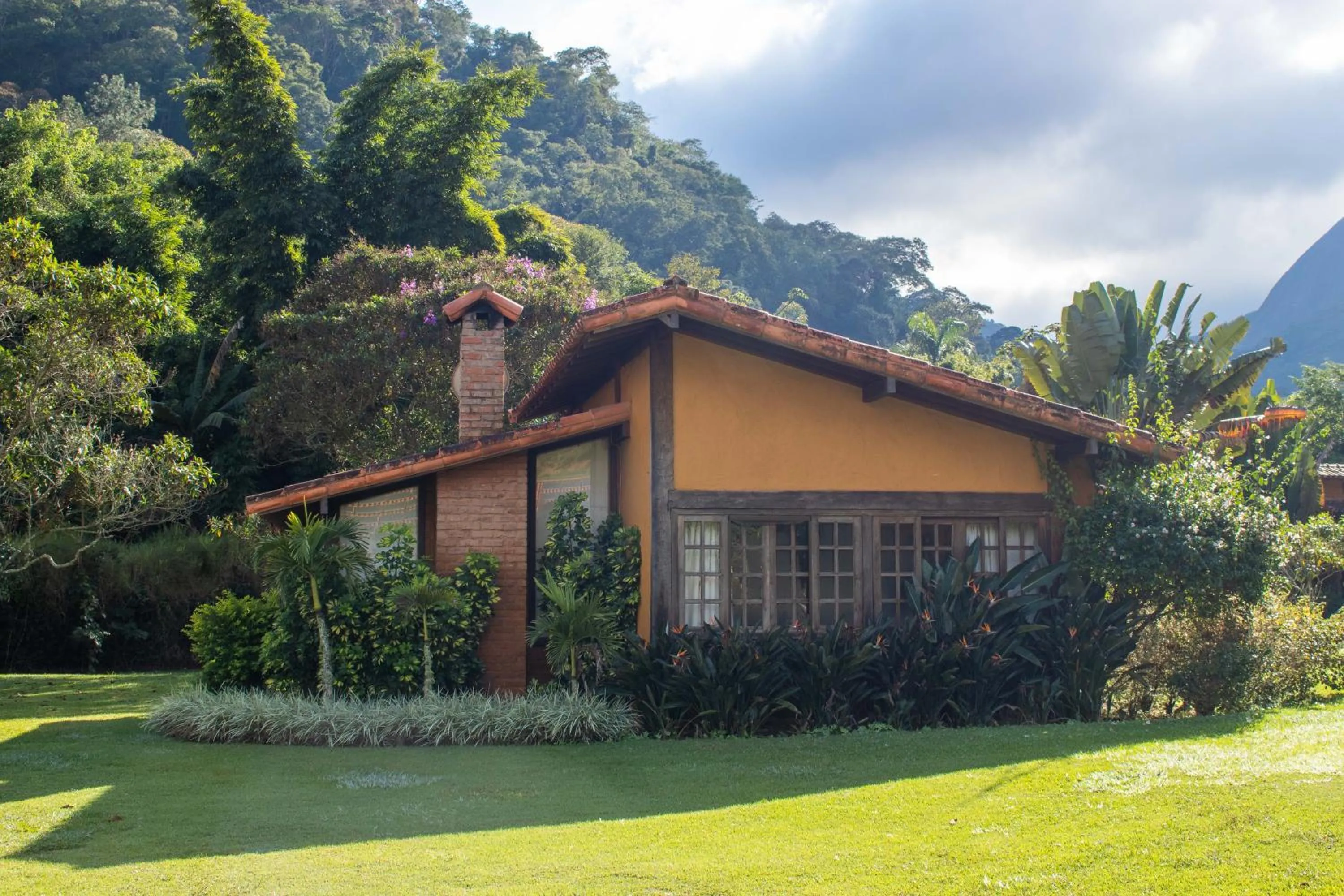 Property building in Bomtempo Itaipava by Castelo Itaipava