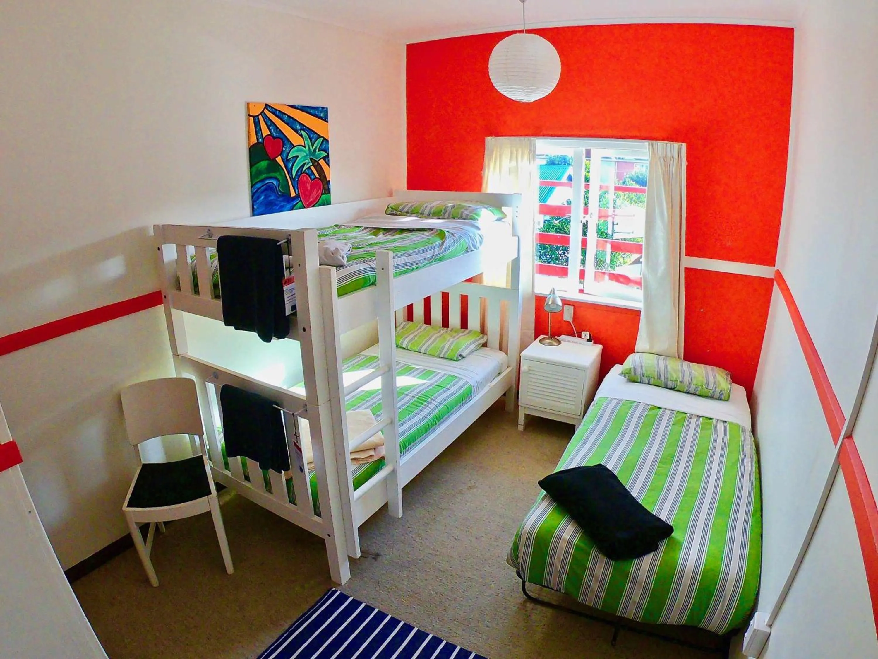 Bed in Ducks & Drakes Boutique Motel & Backpackers