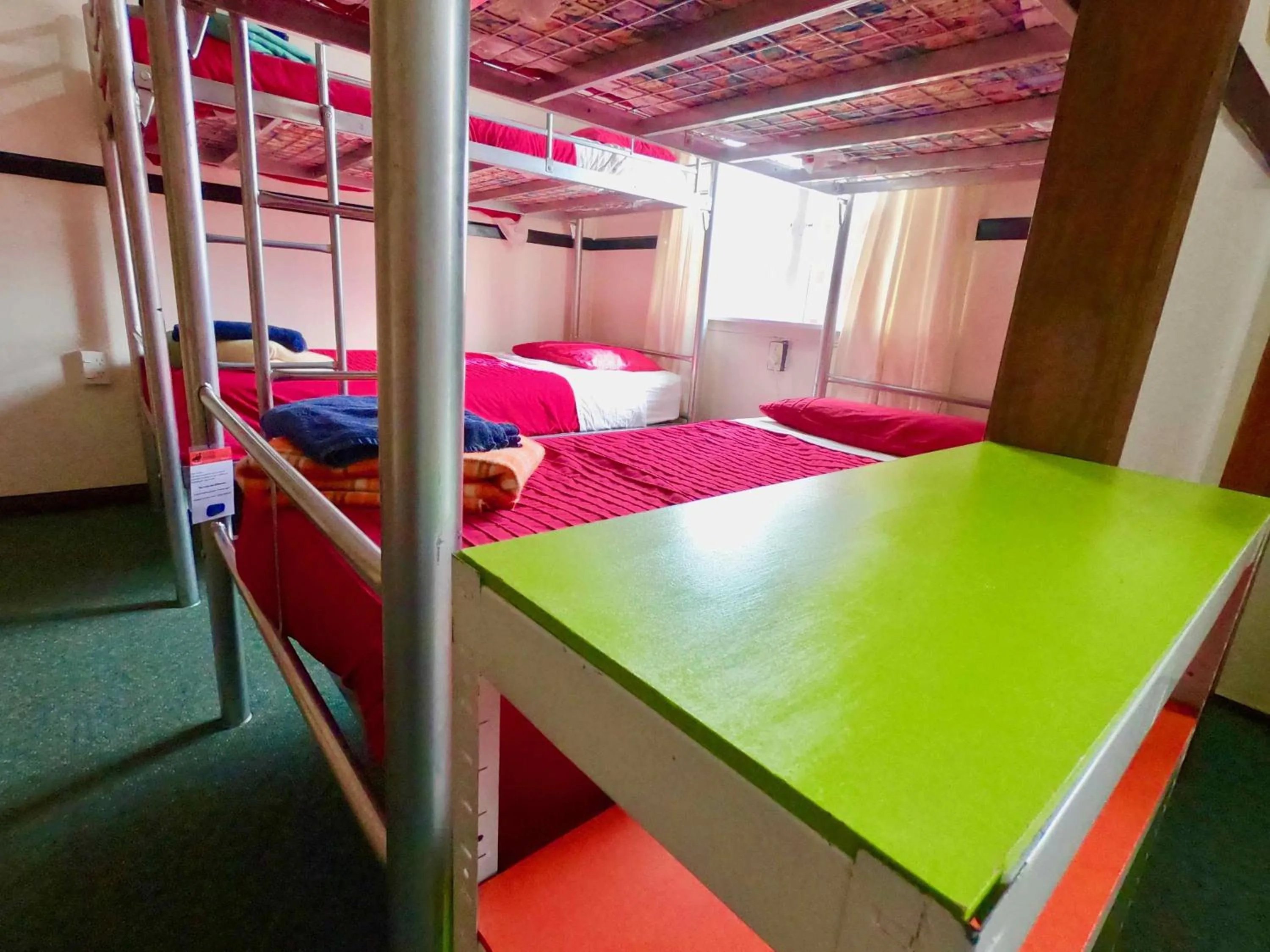 Bed in Ducks & Drakes Boutique Motel & Backpackers