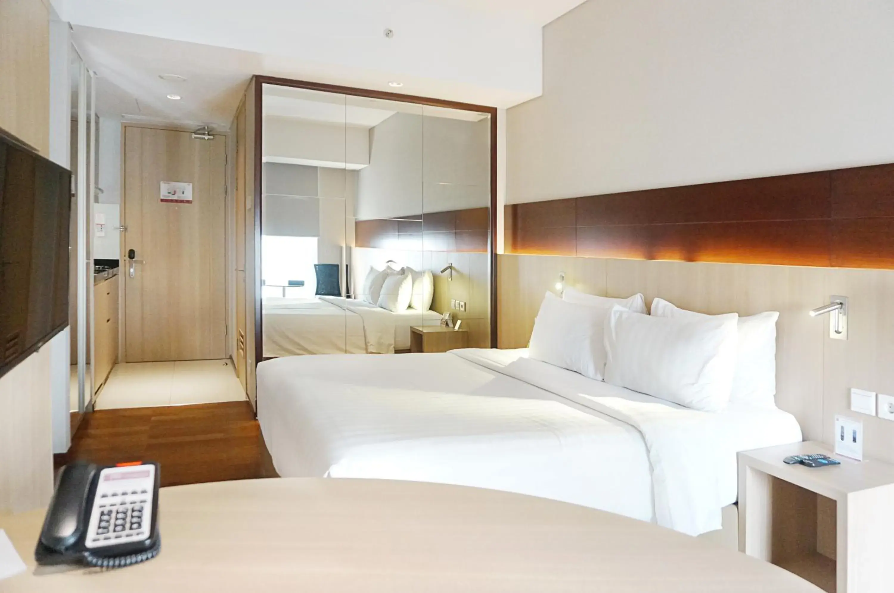 Deluxe King Room in Ra Premiere Simatupang Deluxe King Room in Ra Premiere Simatupang