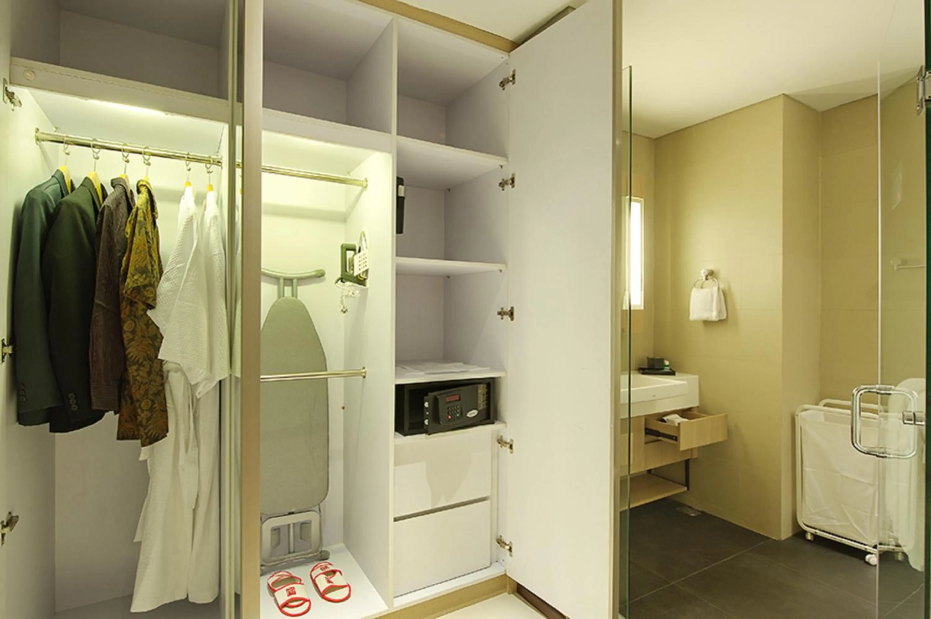 Bathroom in Ra Premiere Simatupang