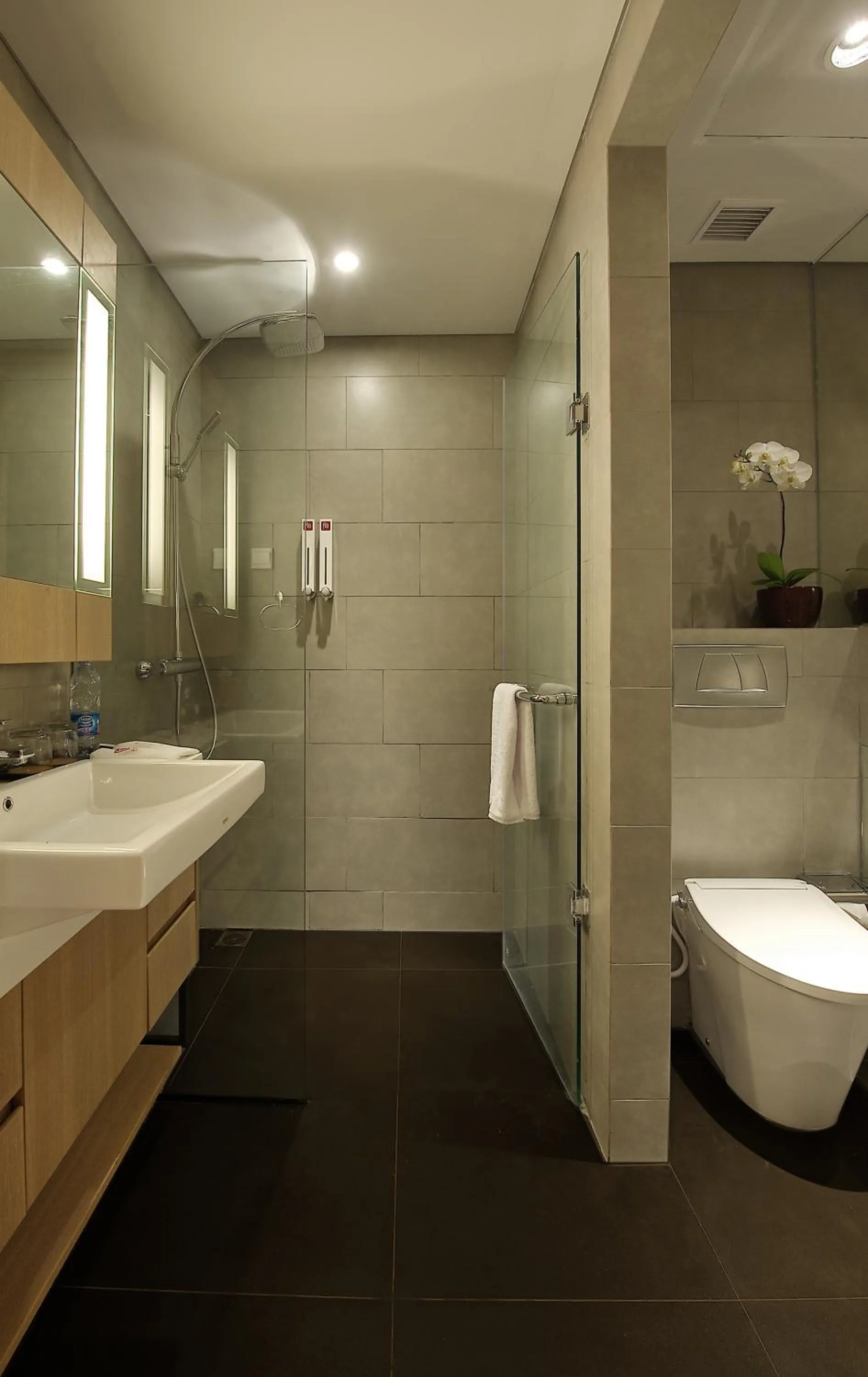 Bathroom in Ra Premiere Simatupang