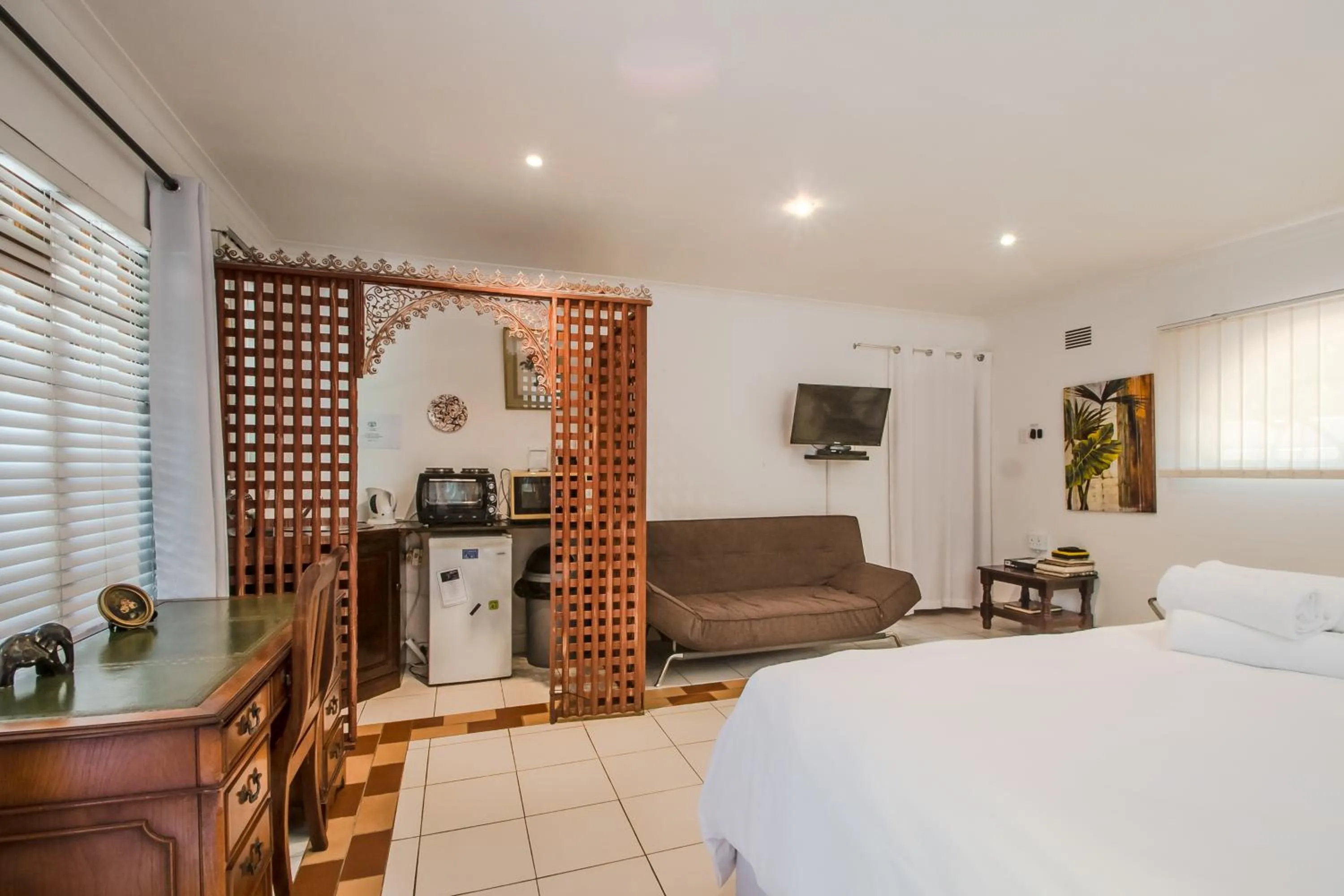 Bedroom in HoneyPot Guest house