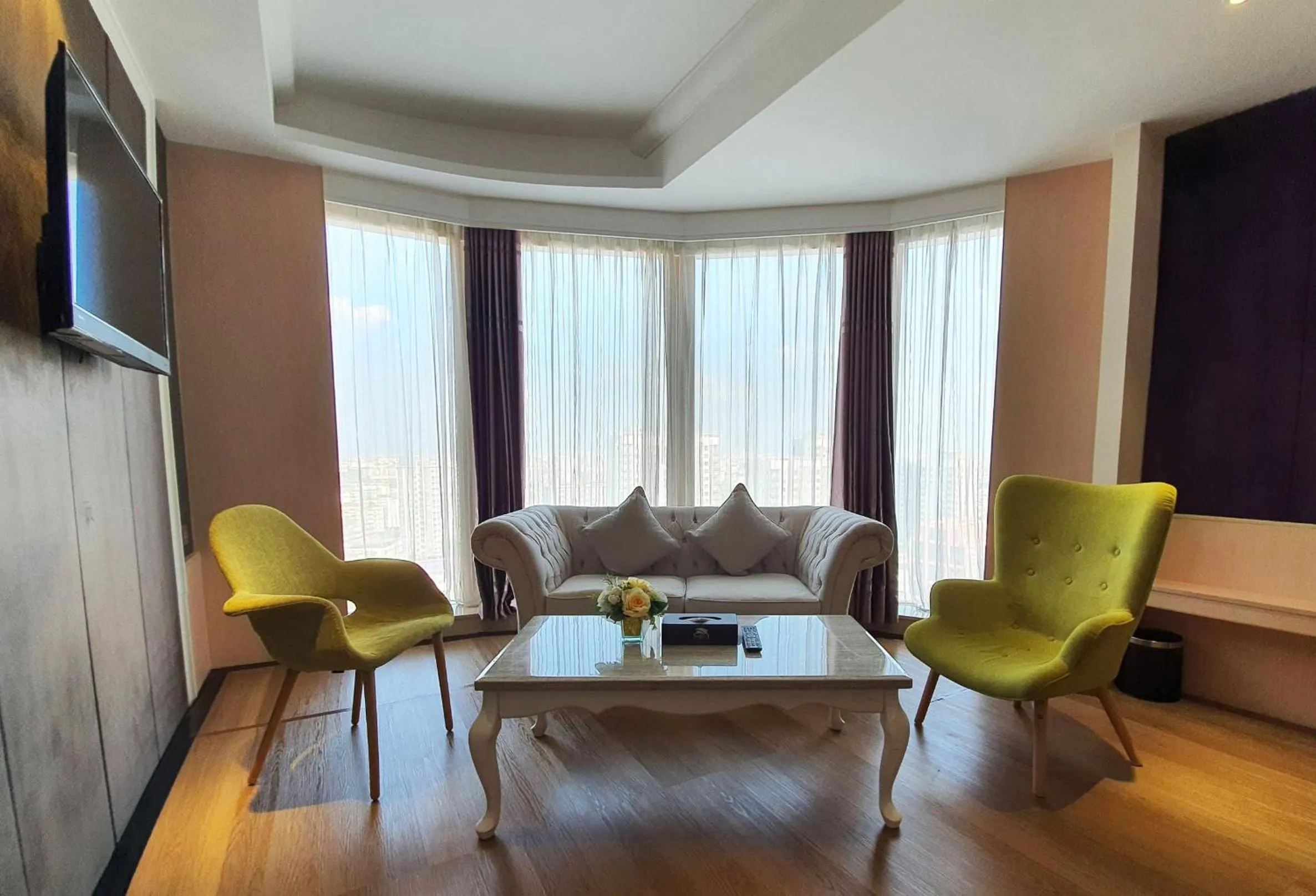 Living room in The Bazaar Hotel Bangkok - MRT Lat Phrao Ratchadapisek