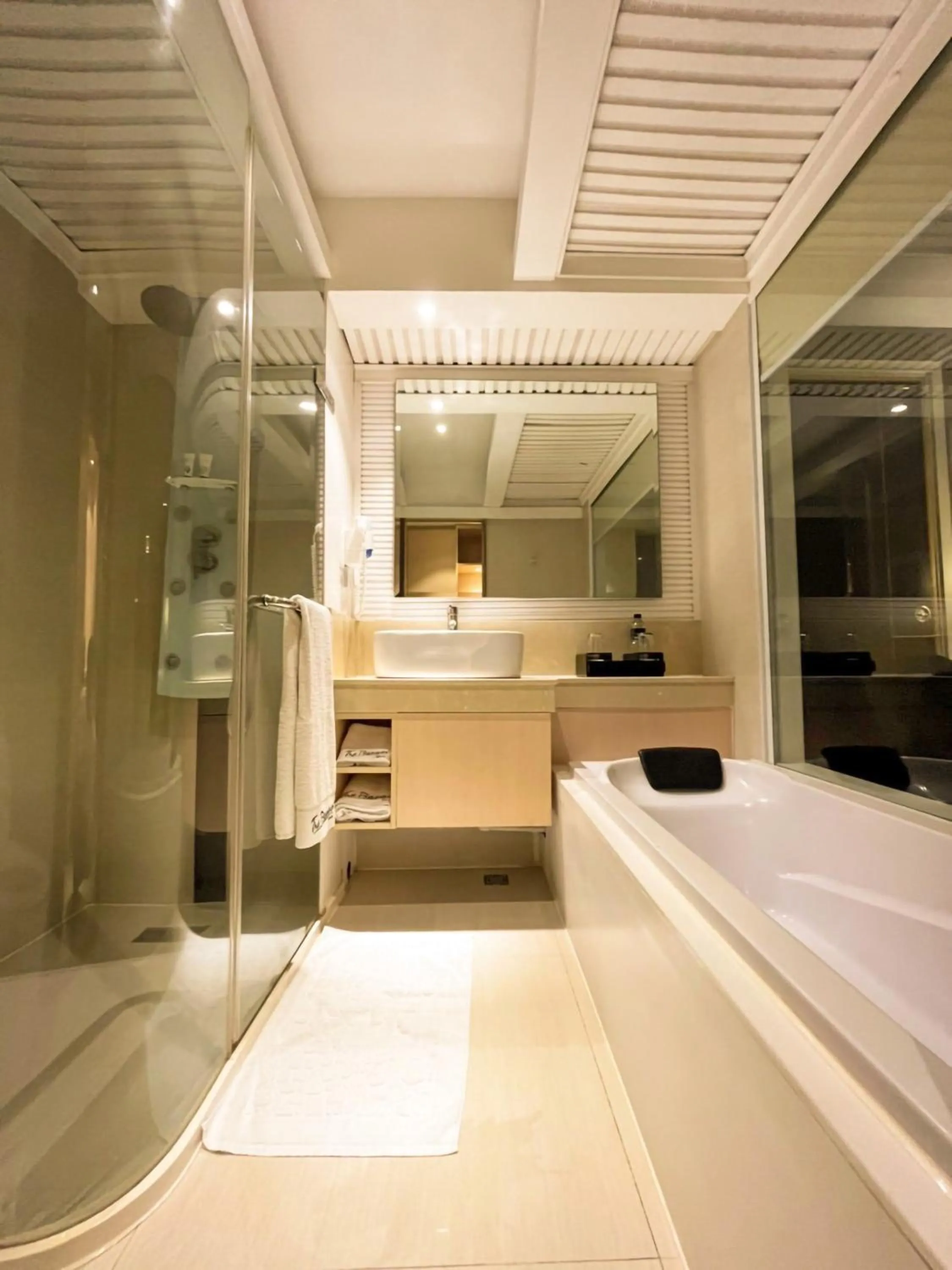 Bathroom in The Bazaar Hotel Bangkok - MRT Lat Phrao Ratchadapisek