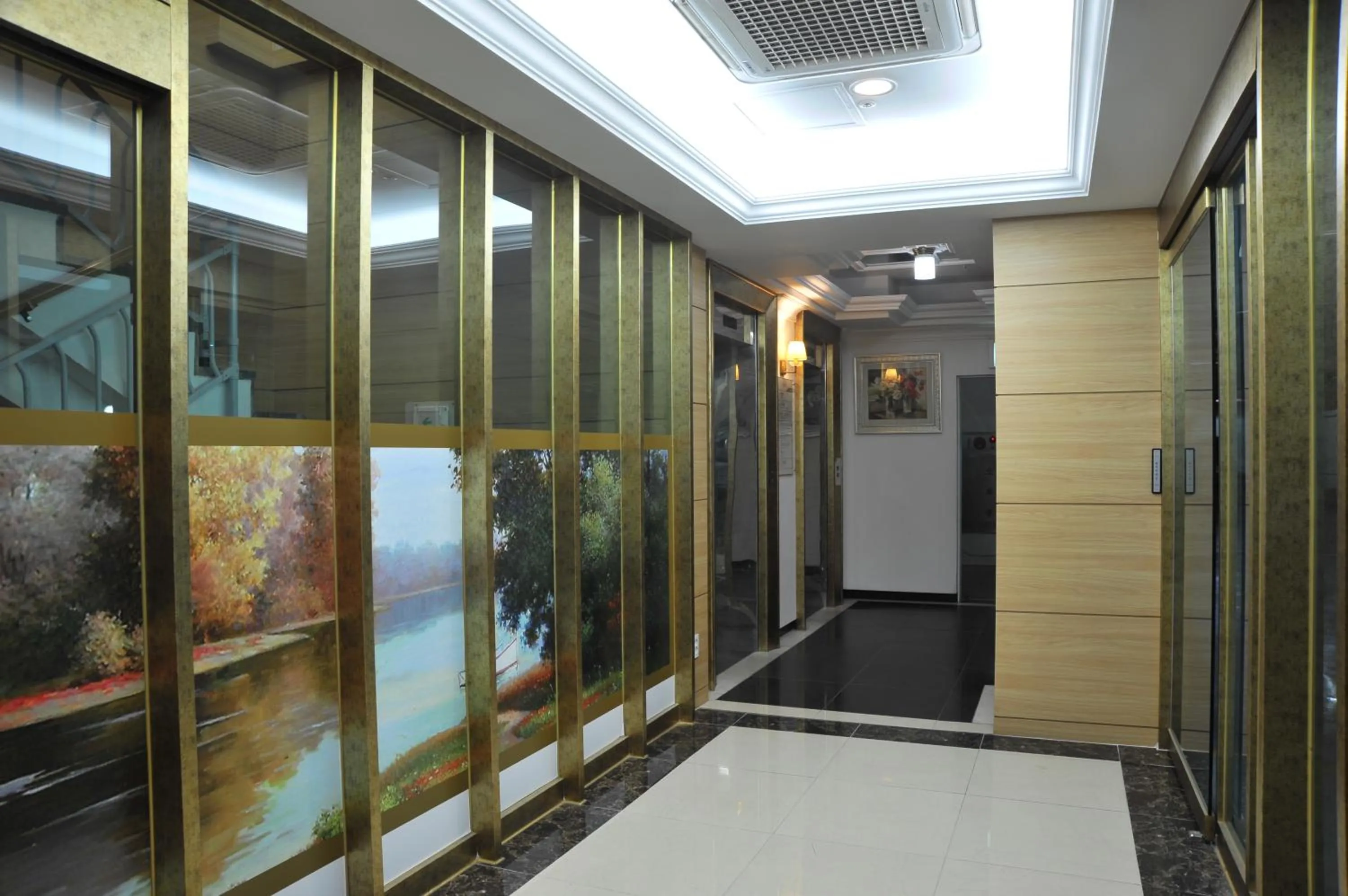 Parking in Palace Hotel Gwangju