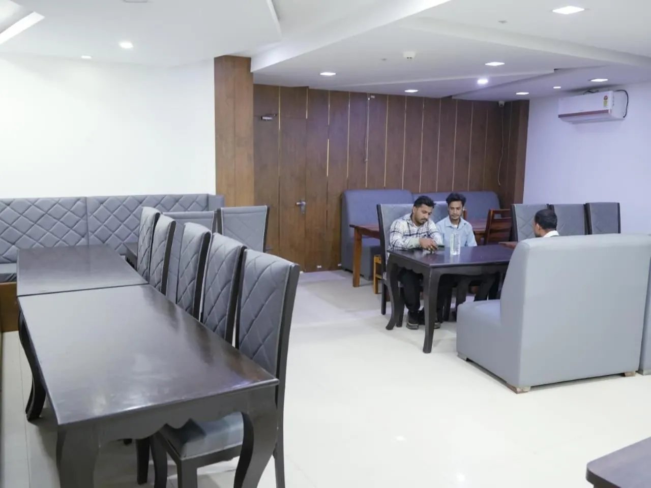 Hotel Modesty#Delhi Near By IGI Airport