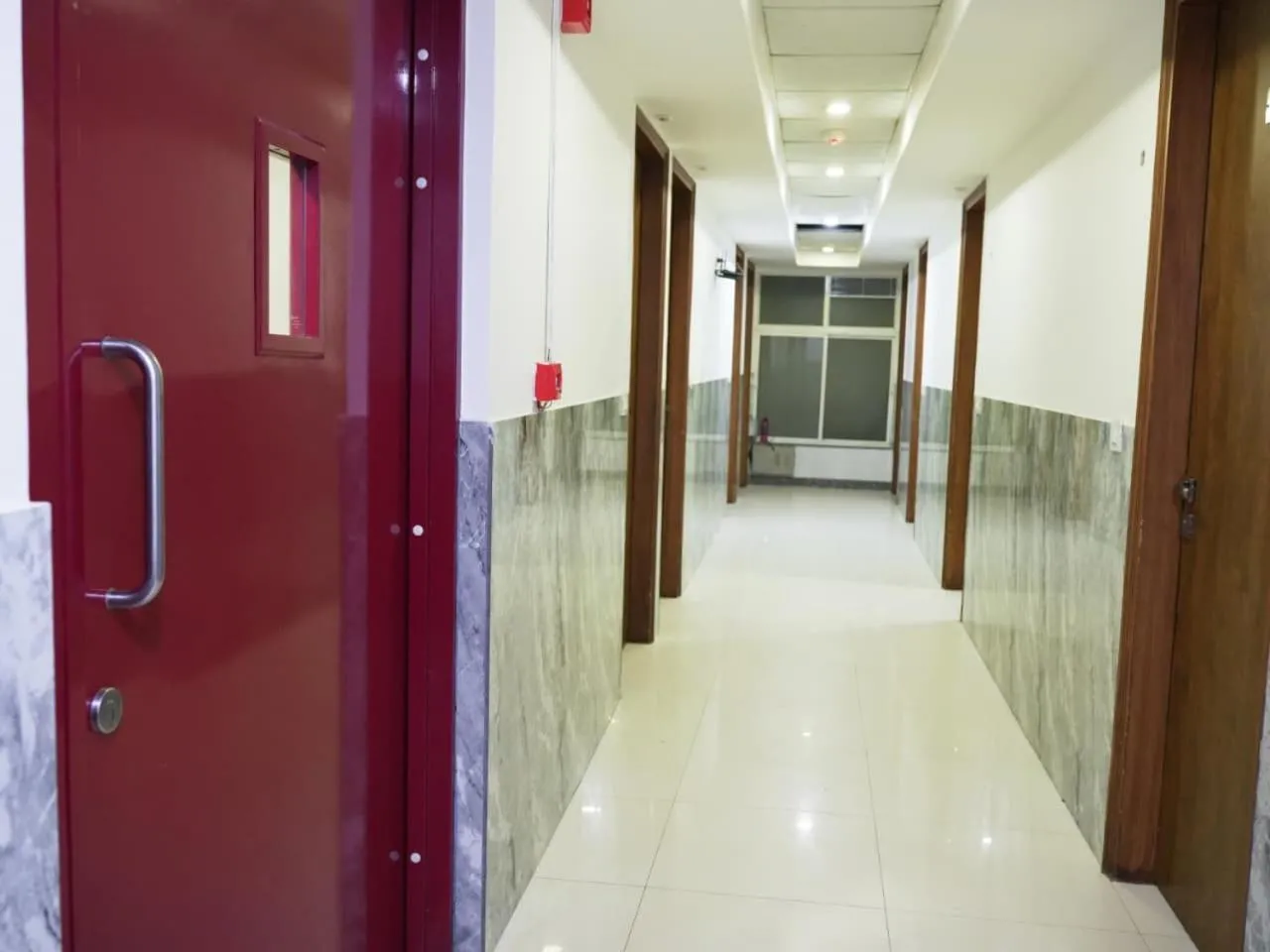 Hotel Modesty#Delhi Near By IGI Airport