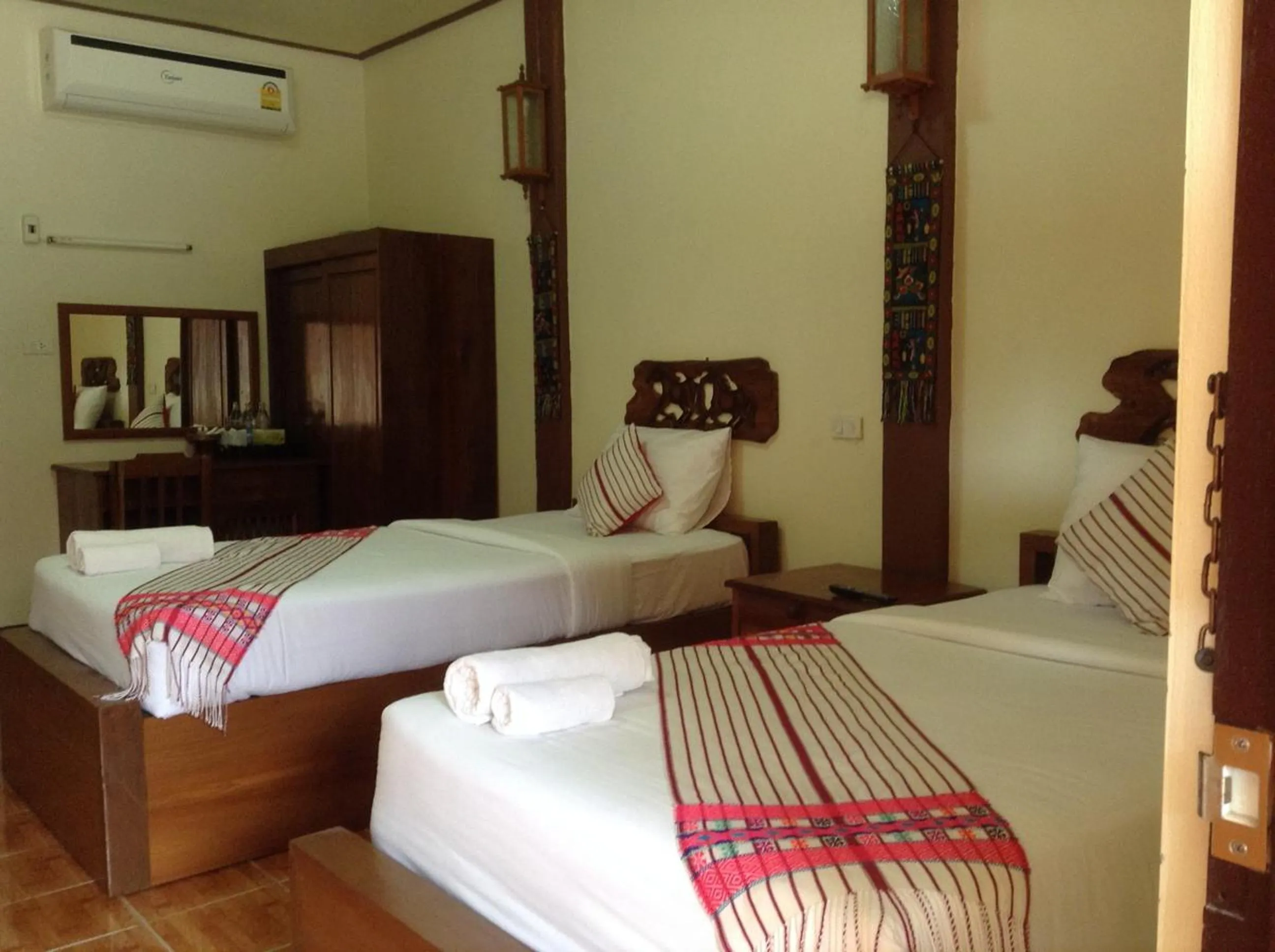 Photo of the whole room, Bed in Mitkhoonyoum Hotel