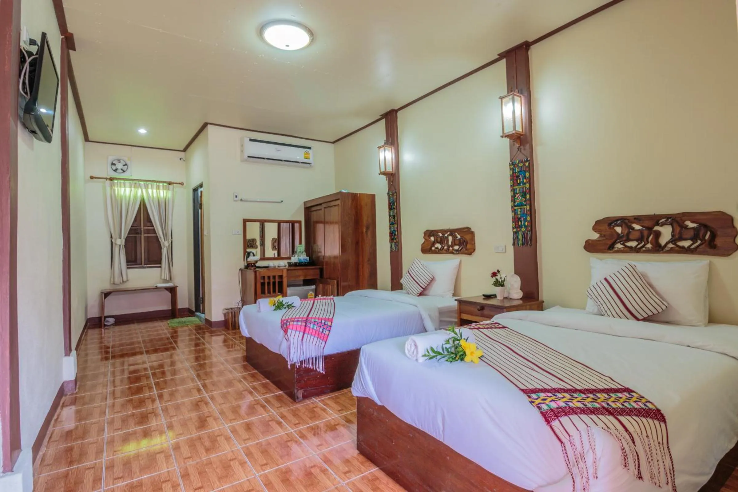 Bed in Mitkhoonyoum Hotel