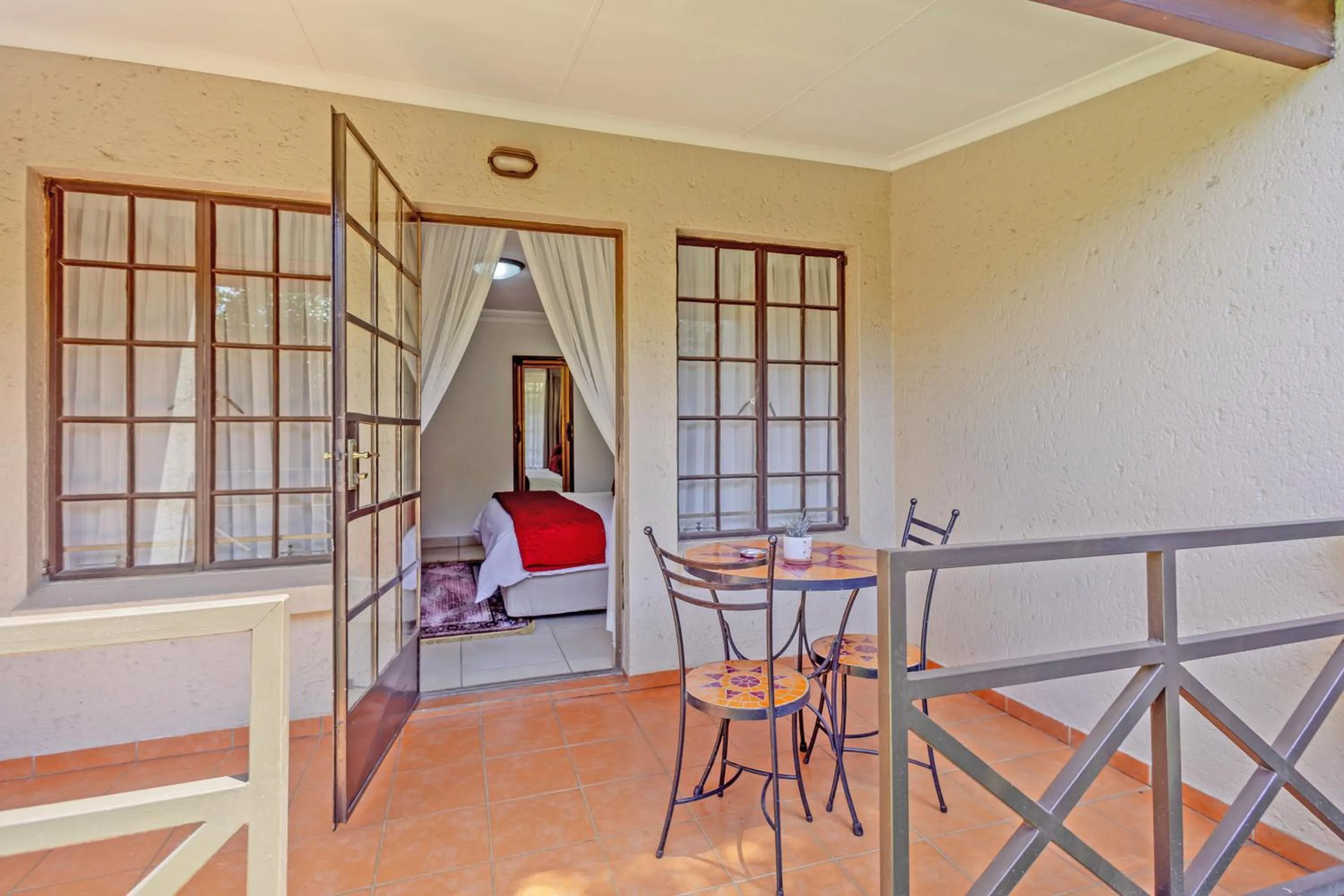 Patio in Afrique Boutique Hotel O.R. Tambo