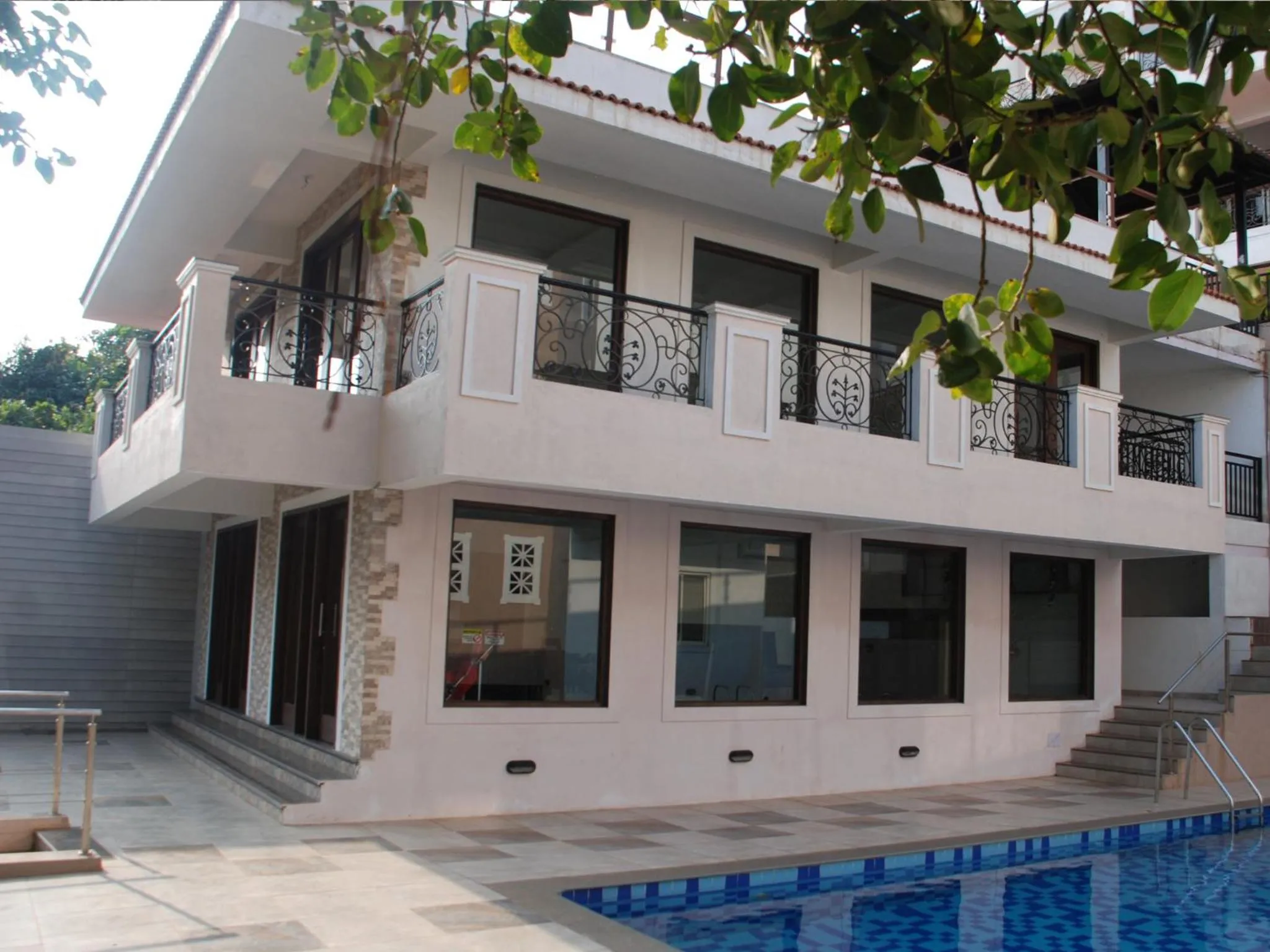 Restaurant/places to eat in La Vida Studio Inn Baga- Goa- By Lords Hotels and Resorts