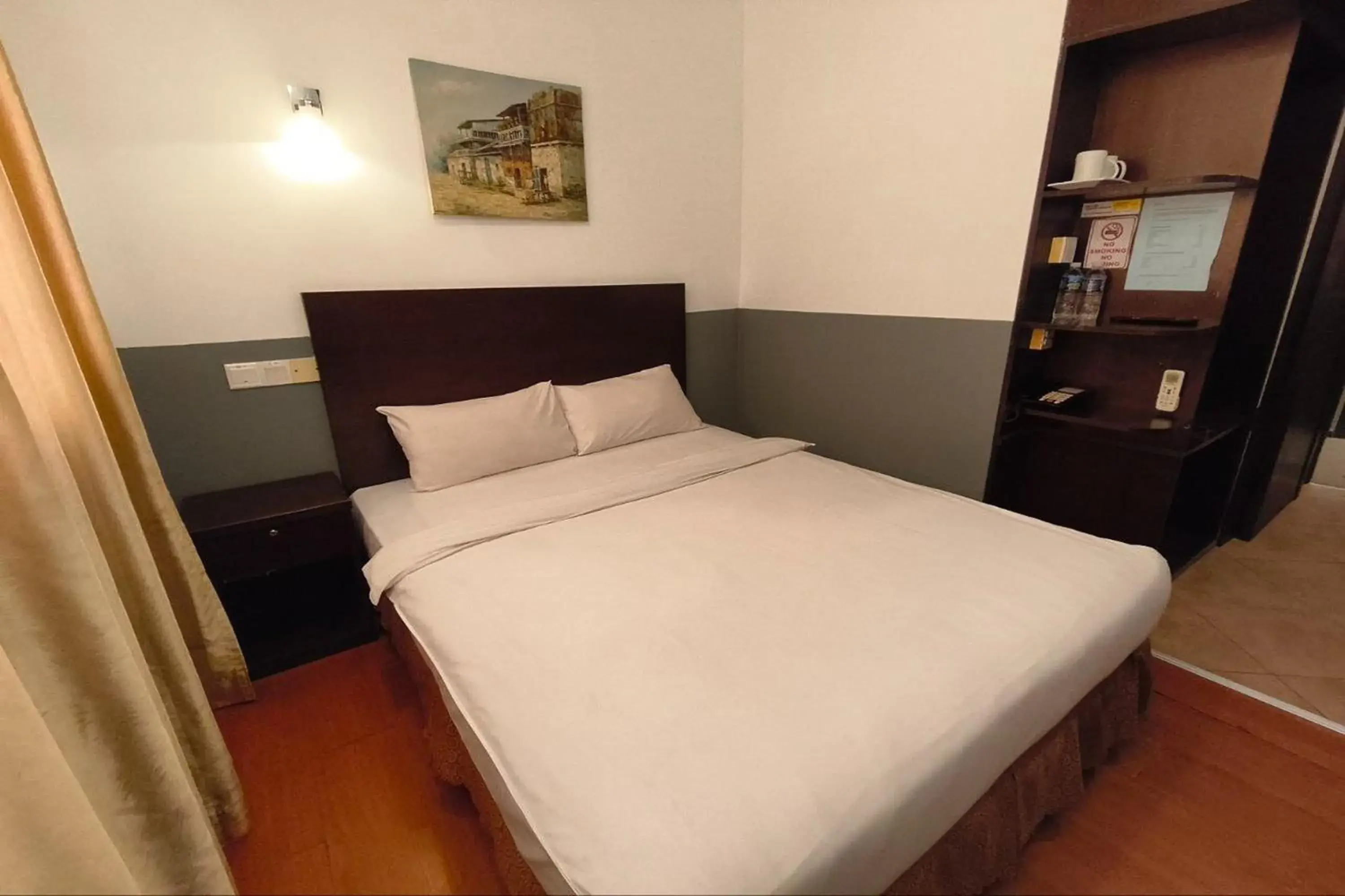 Deluxe Room in Hotel D'New 1 KK Sabah Deluxe Room in Hotel D'New 1 KK Sabah