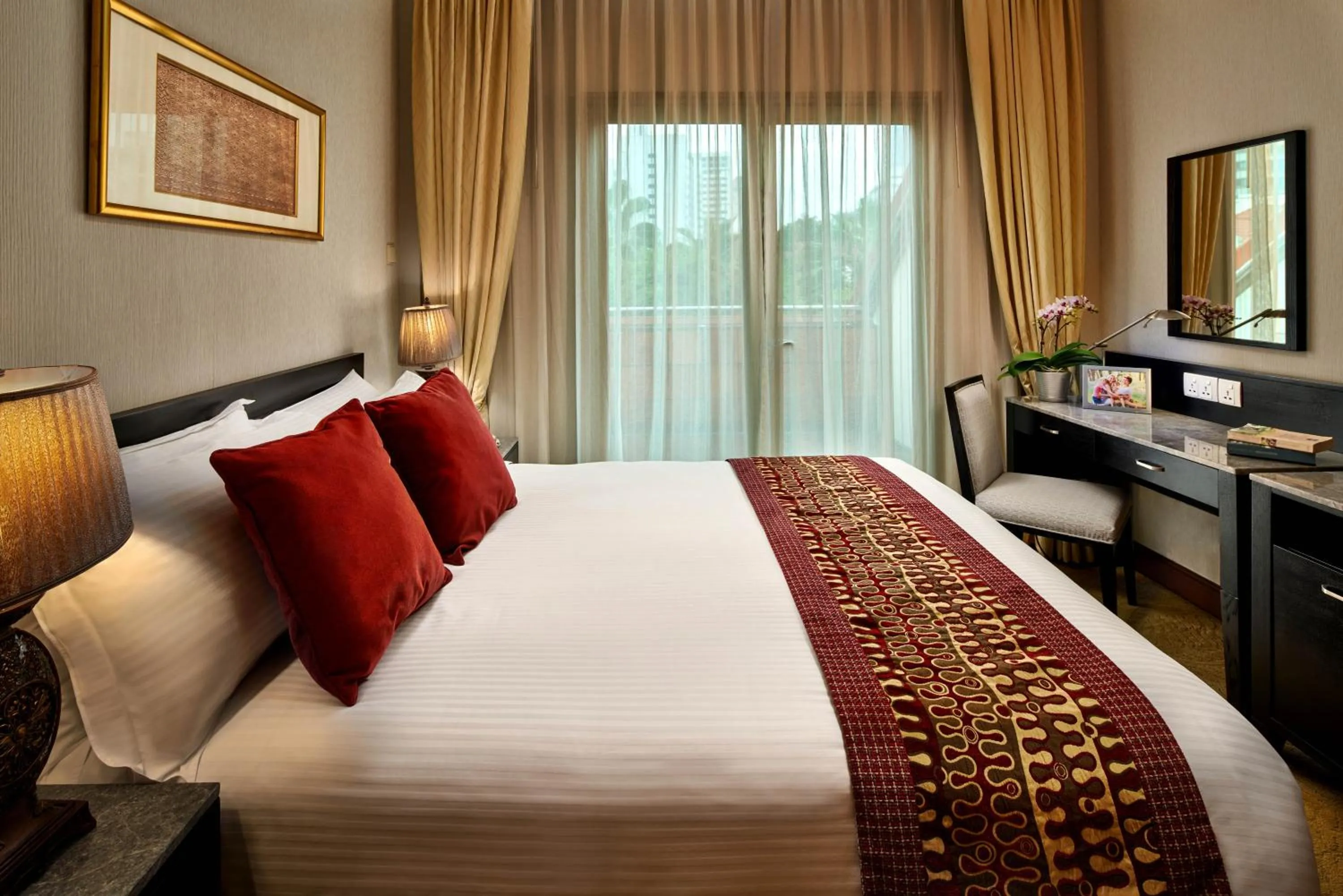 Bedroom, Bed in Treetops Executive Residences