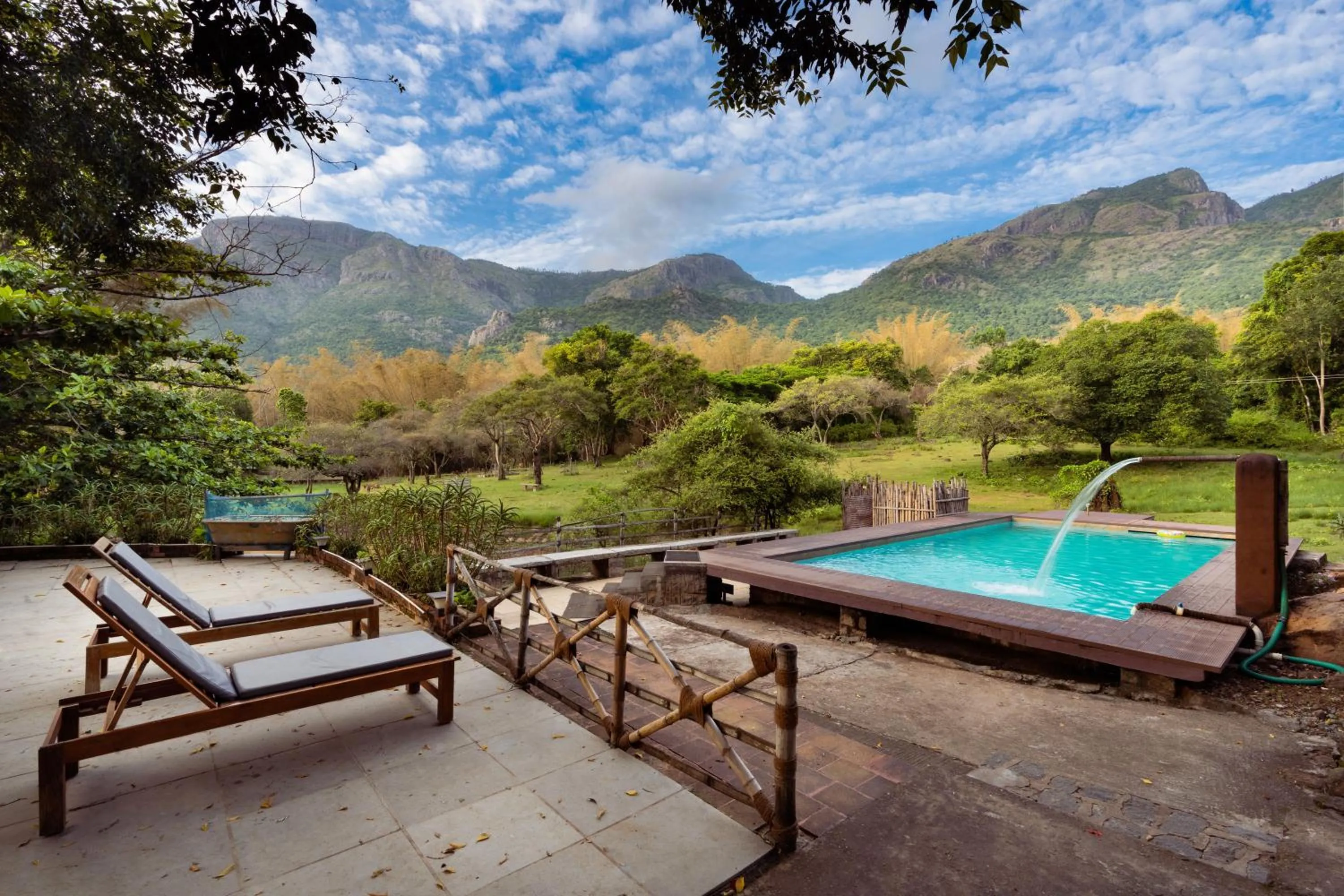 Swimming pool in Jungle Hut Resort