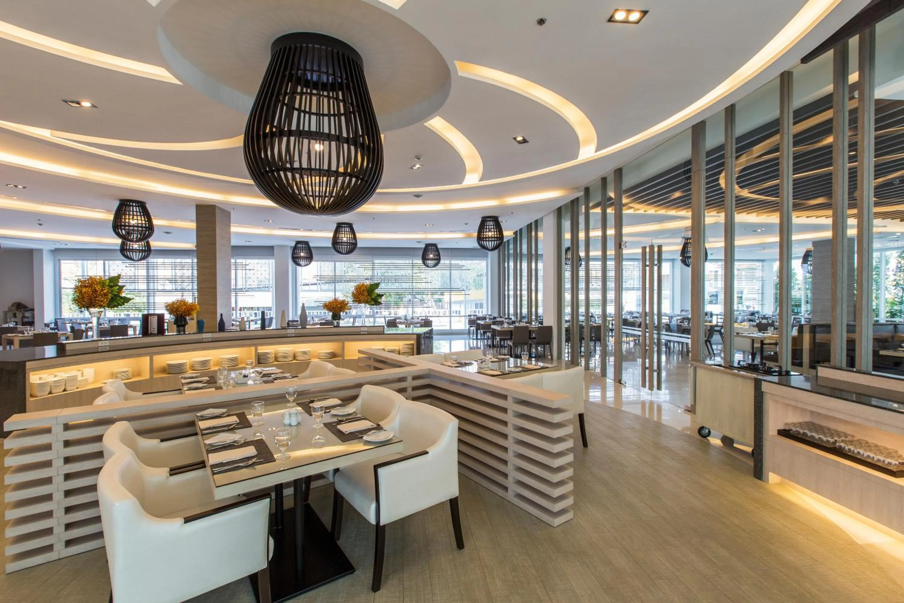 Restaurant/places to eat in Kantary 304 Hotel Prachinburi